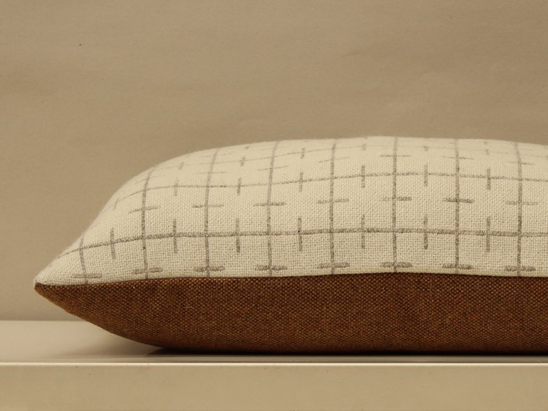 Eleanor_Pritchard_Sourdough_white_gingerbread_cushion_03_4x3_web.jpg