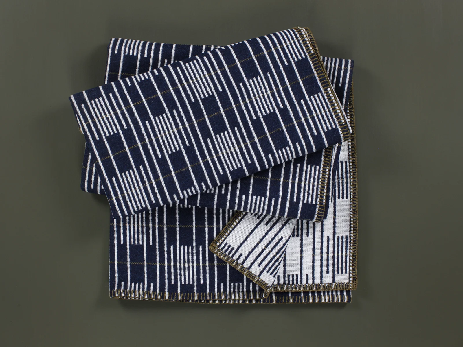 Eleanor_Pritchard_Signal_blanket_1.jpg