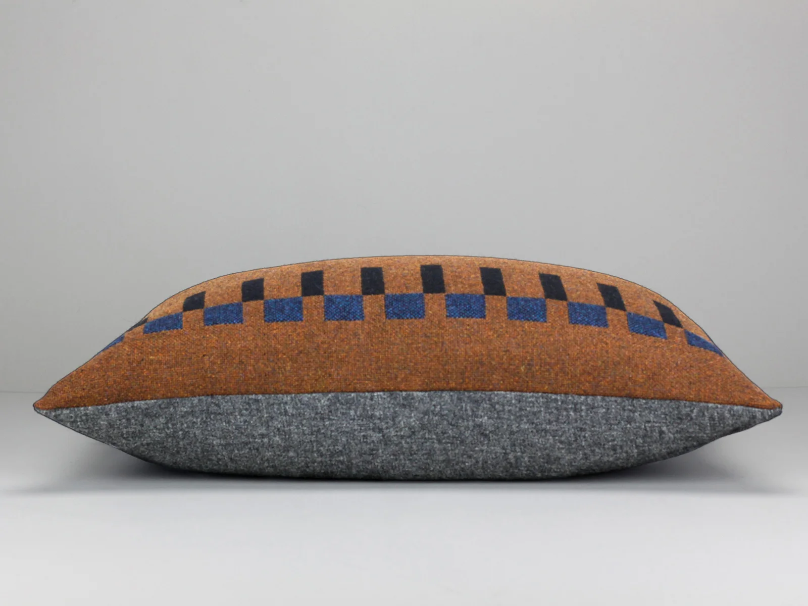 Eleanor_Pritchard_Dovetail_tobacco_cushion_side_view_photo_by_Elliott_Denny.jpg