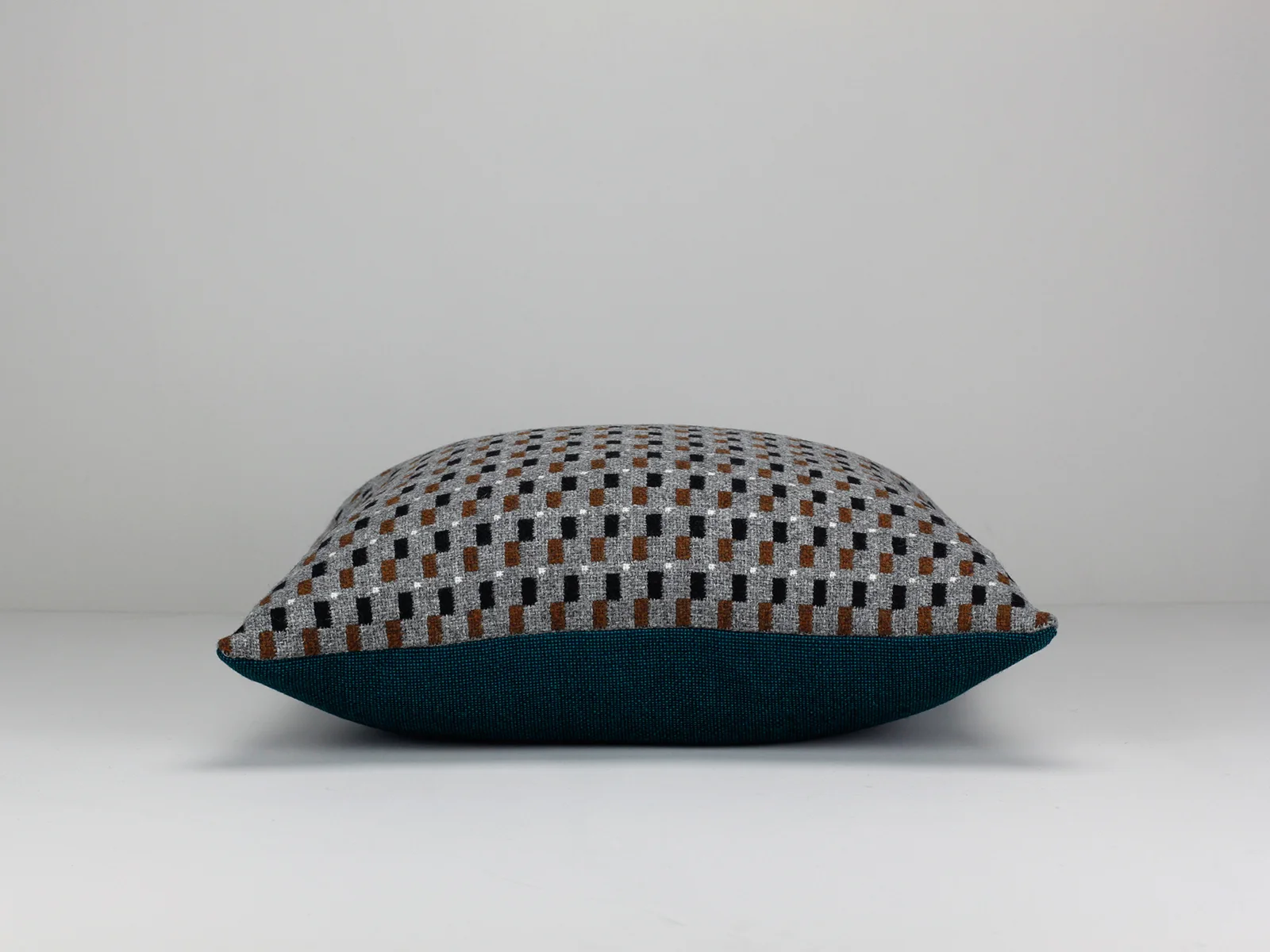 Eleanor_Pritchard_Carpenter_cushion_side_view_photo_by_Elliott_Denny.jpg