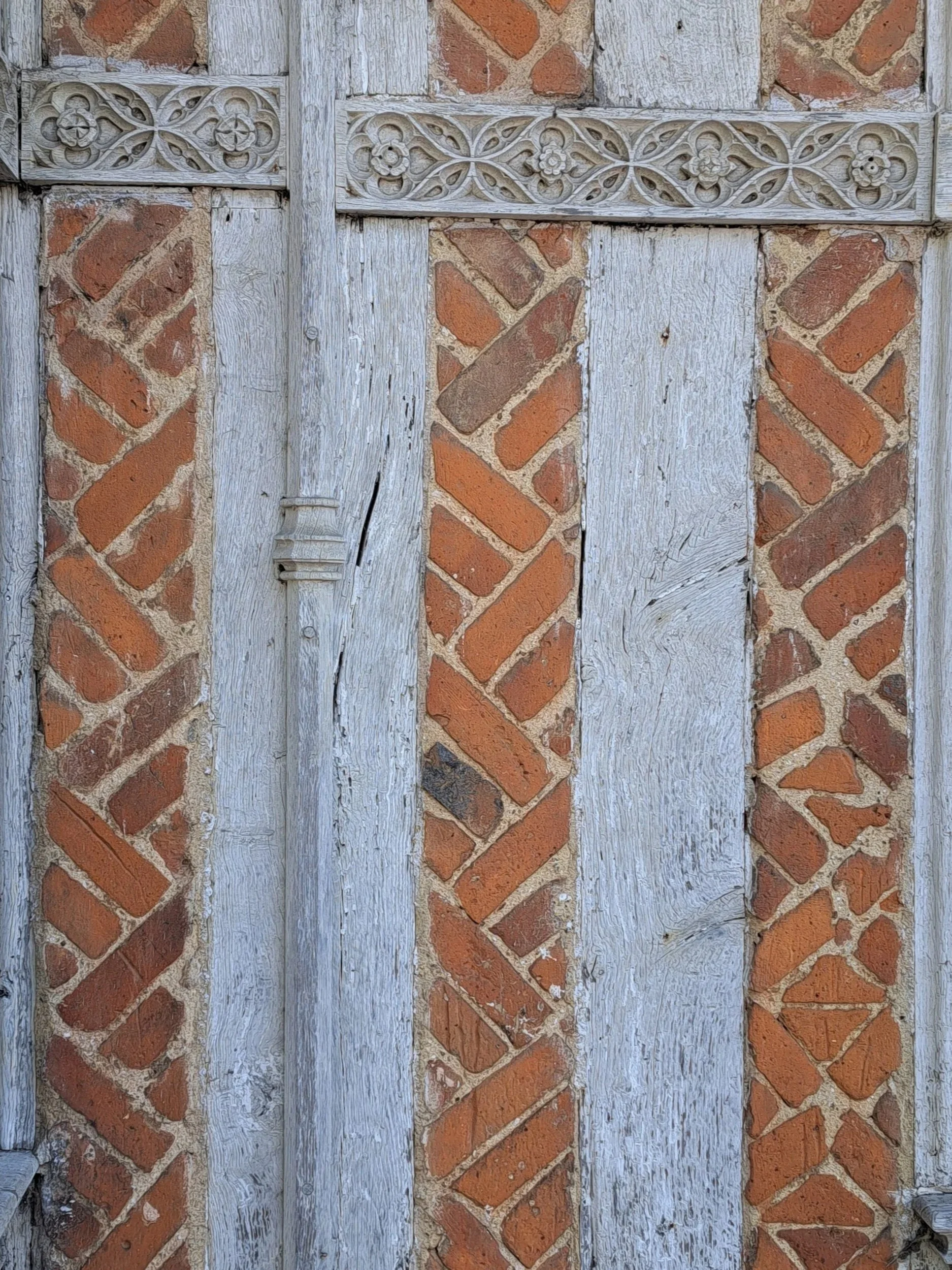 EP_coggeshall_paycockes_front_detail_1.jpg