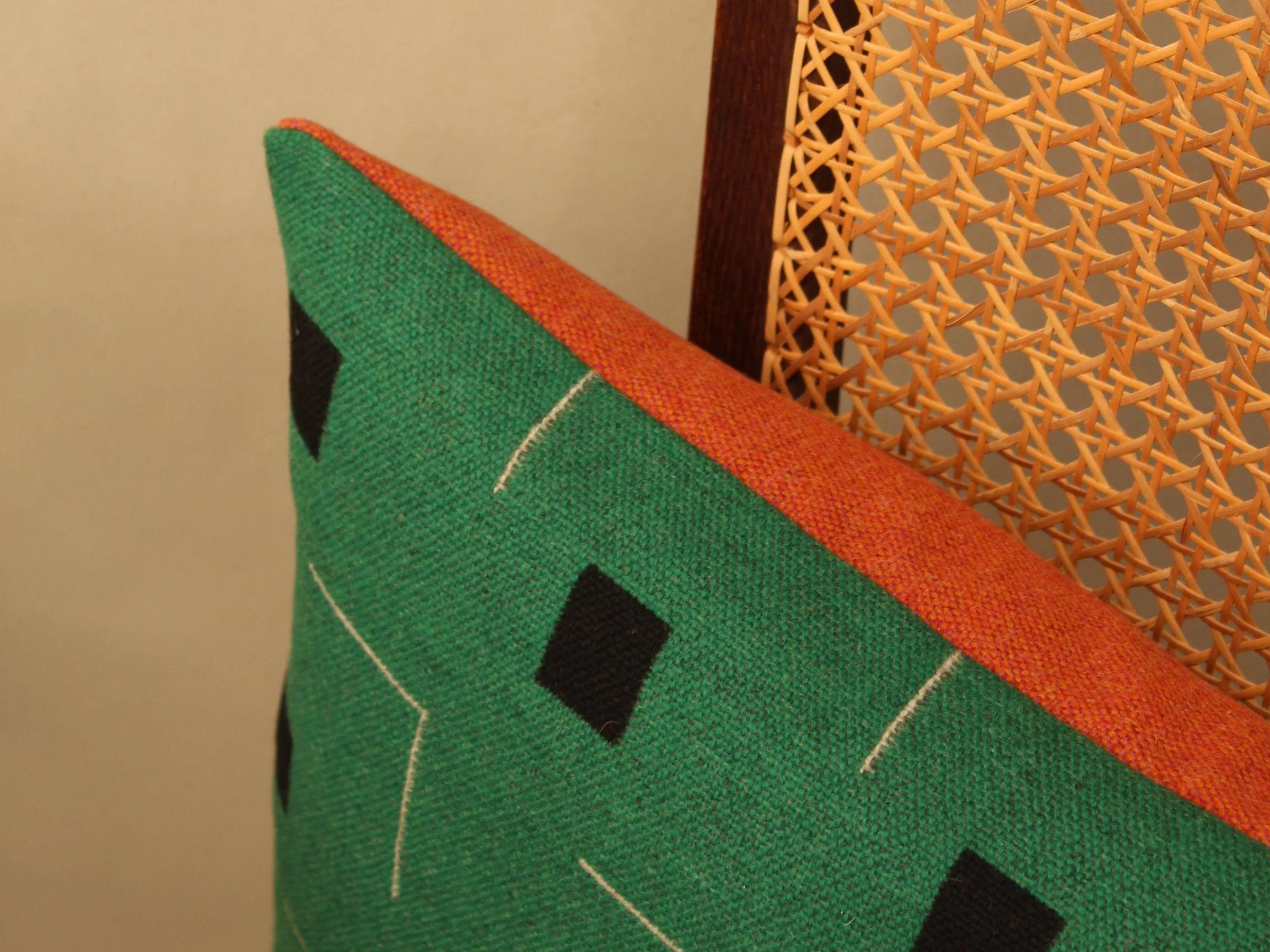Eleanor_Pritchard_Lawn_cream_of_tomato_cushion_02a.jpg
