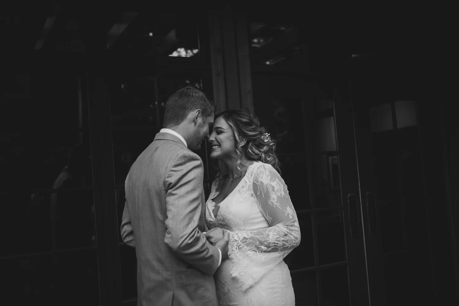 sarah-danielle-photography-intimate-portland-wedding-26.jpg