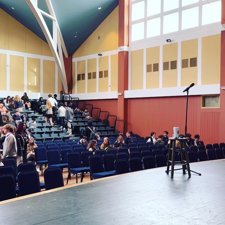 SUCH an amazing week 😄🙏🏾🙌🏾! This is the first time in my poetry and speaking career that both of the shows were repeat performances 🤩! 

I got to do a virtual show for the @ranneyschool community in 2021 and this year got the opportunity perfor