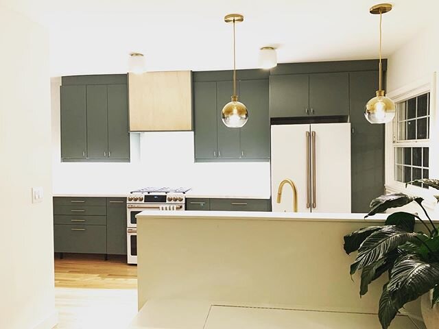 So close!!! Swipe to see the before pictures.... #overlookcottage @noname_pdx .
.
.
.
.
.
#moderncottage #kitchenremodel #kitchendesign #interiordesign #interiors #pdx #pdxdesign #portland