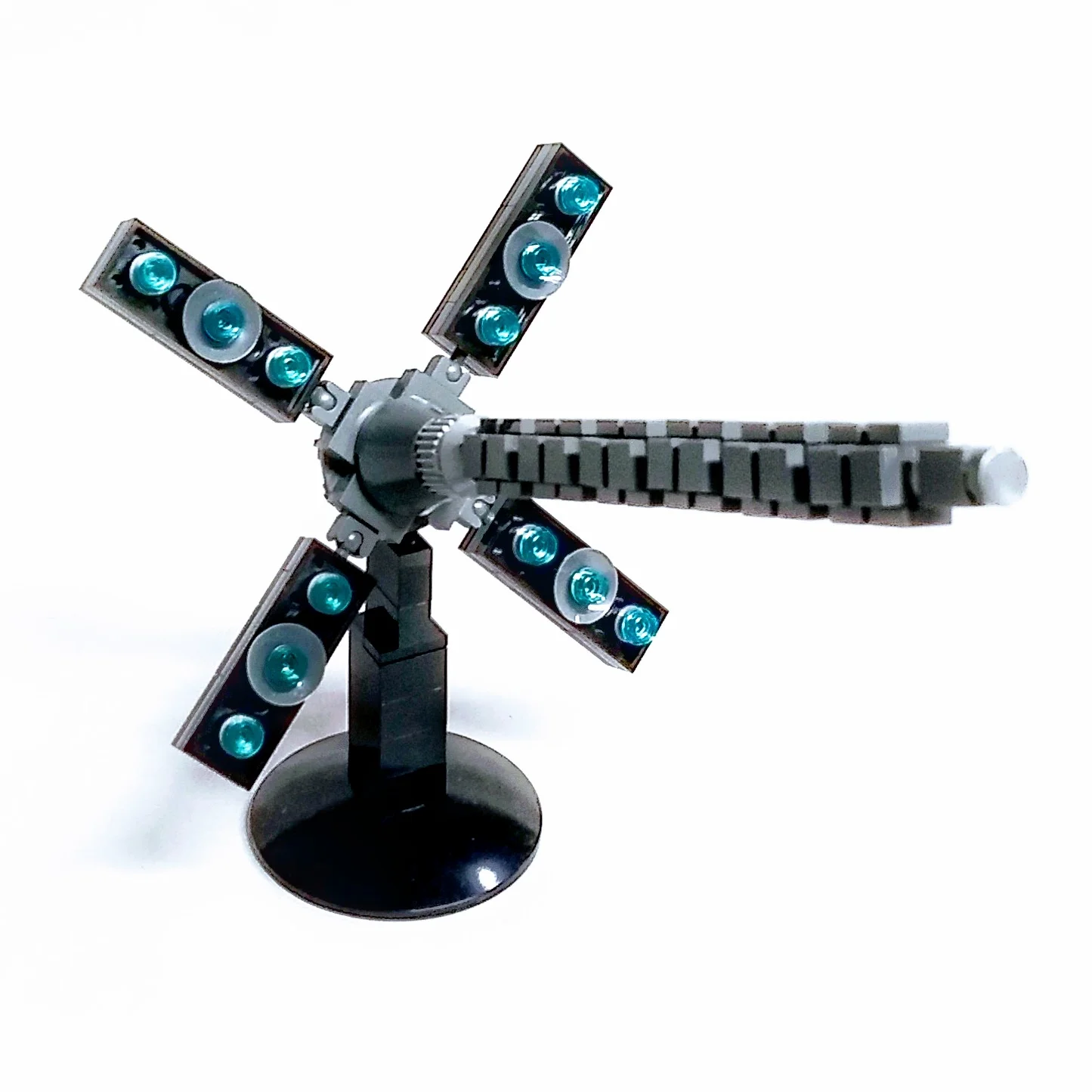 LEGO Hyacinth with engines in towing configuration (facing toward cargo)