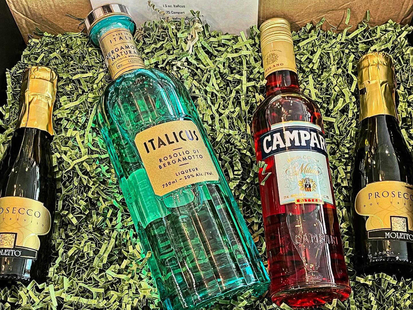 Our two newest Intox Boxes perfect for Mothers Day.
Bergamot &amp; Grapefruit Spritz featuring @italicusrdb and a Passionfruit Aperol Spritz.  Pick up this perfect gift in store or purchase online.  Cheers!
~
~
#cocktailkits #spritz #mothersdaygift #
