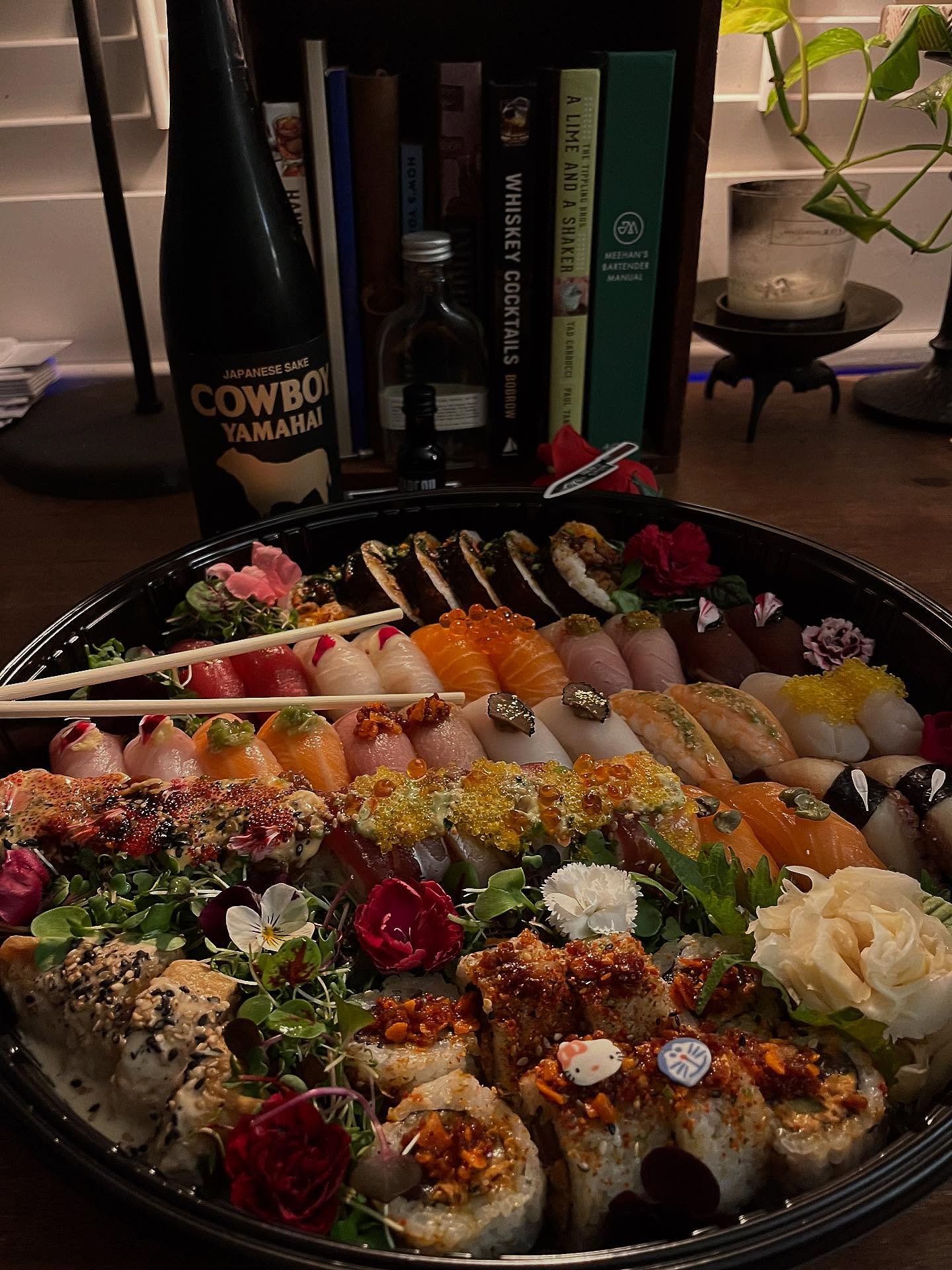 This is how you Sunday. If you have not had the pleasure of @taberu_stl  you are really missing out. Chef @__.heidiskye.__ is creating on another level.
Thank you!