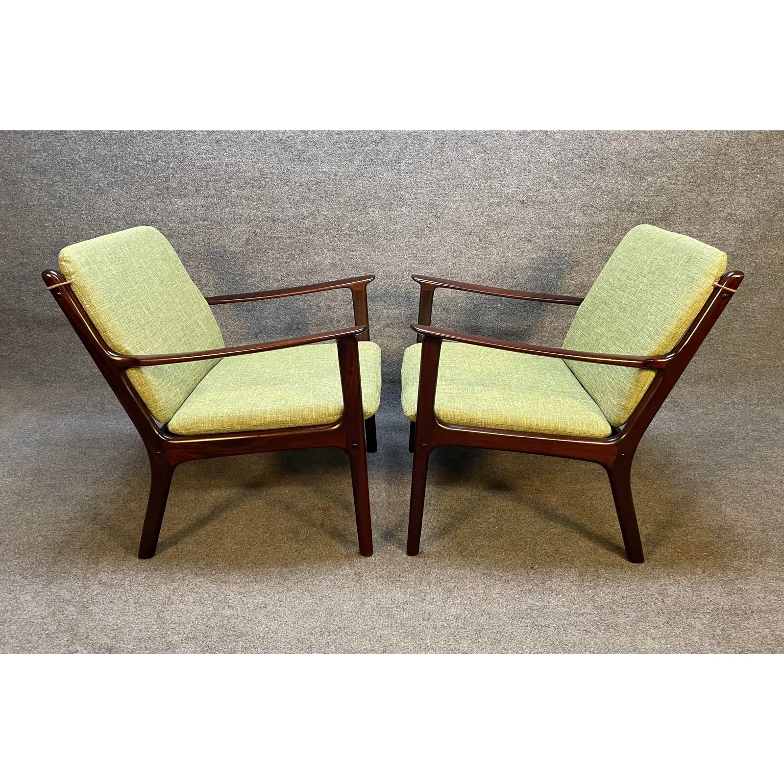 pair-of-vintage-danish-mid-century-modern-mahogany-lounge-chair-pj112-by-ole-wanscher-4452.jpeg