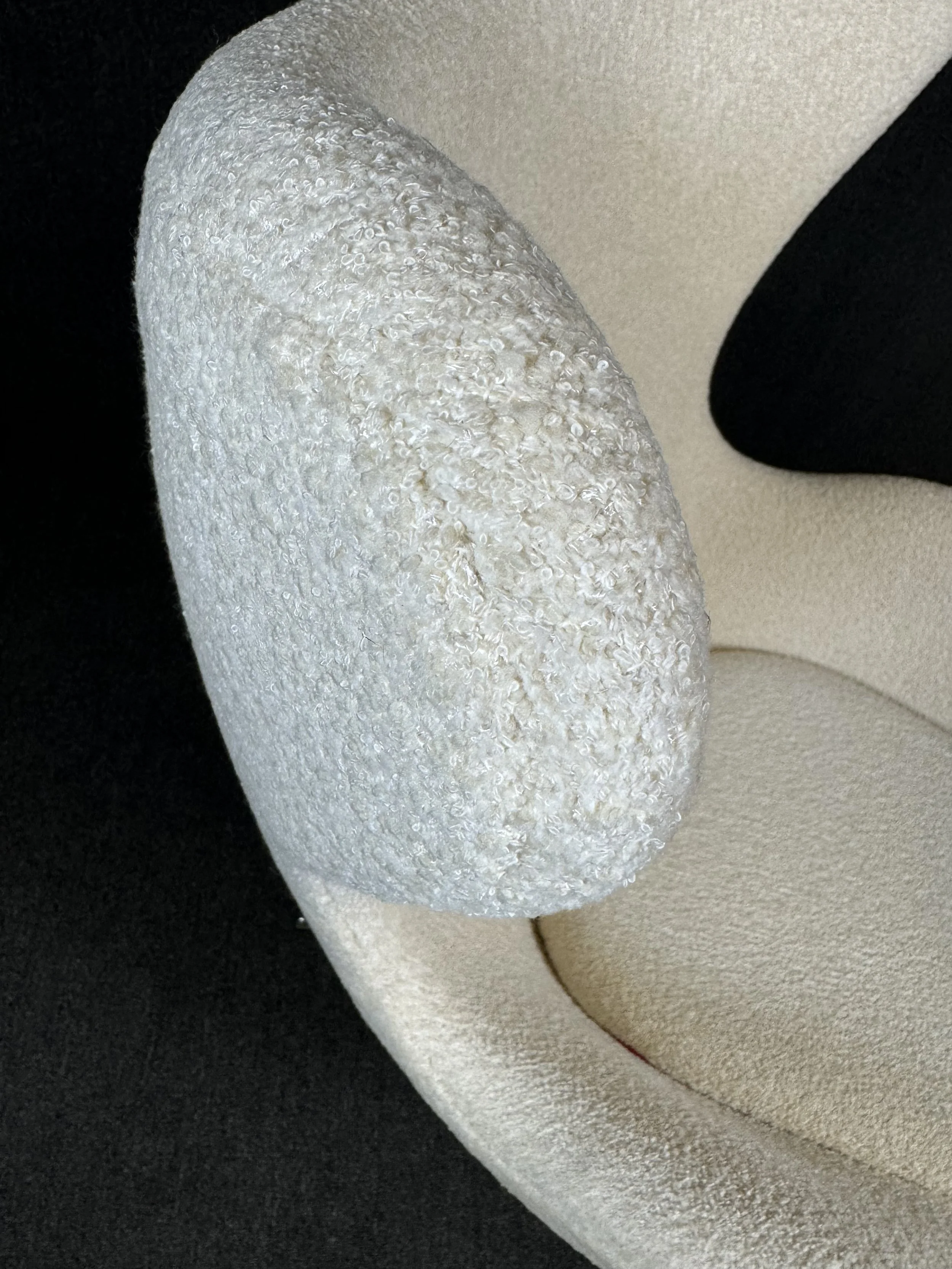 Vintage Danish Modern Egg Chair in Bouclé by Arne Jacobsen for Fritz Hansen12.jpeg