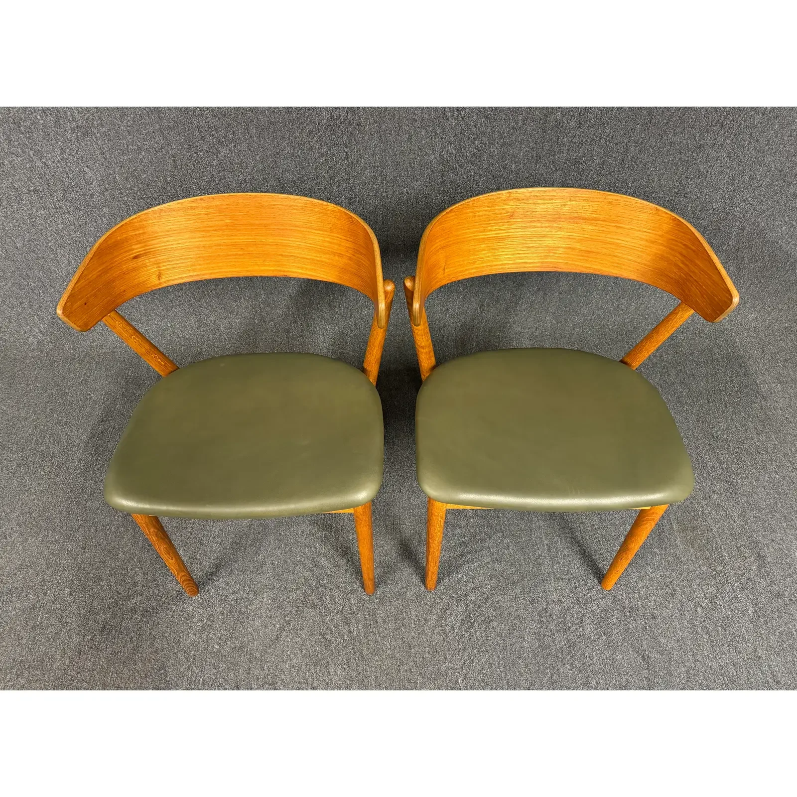 pair-of-vintage-danish-mid-century-modern-side-chairs-no7-by-helge-sibast-0871-1.webp