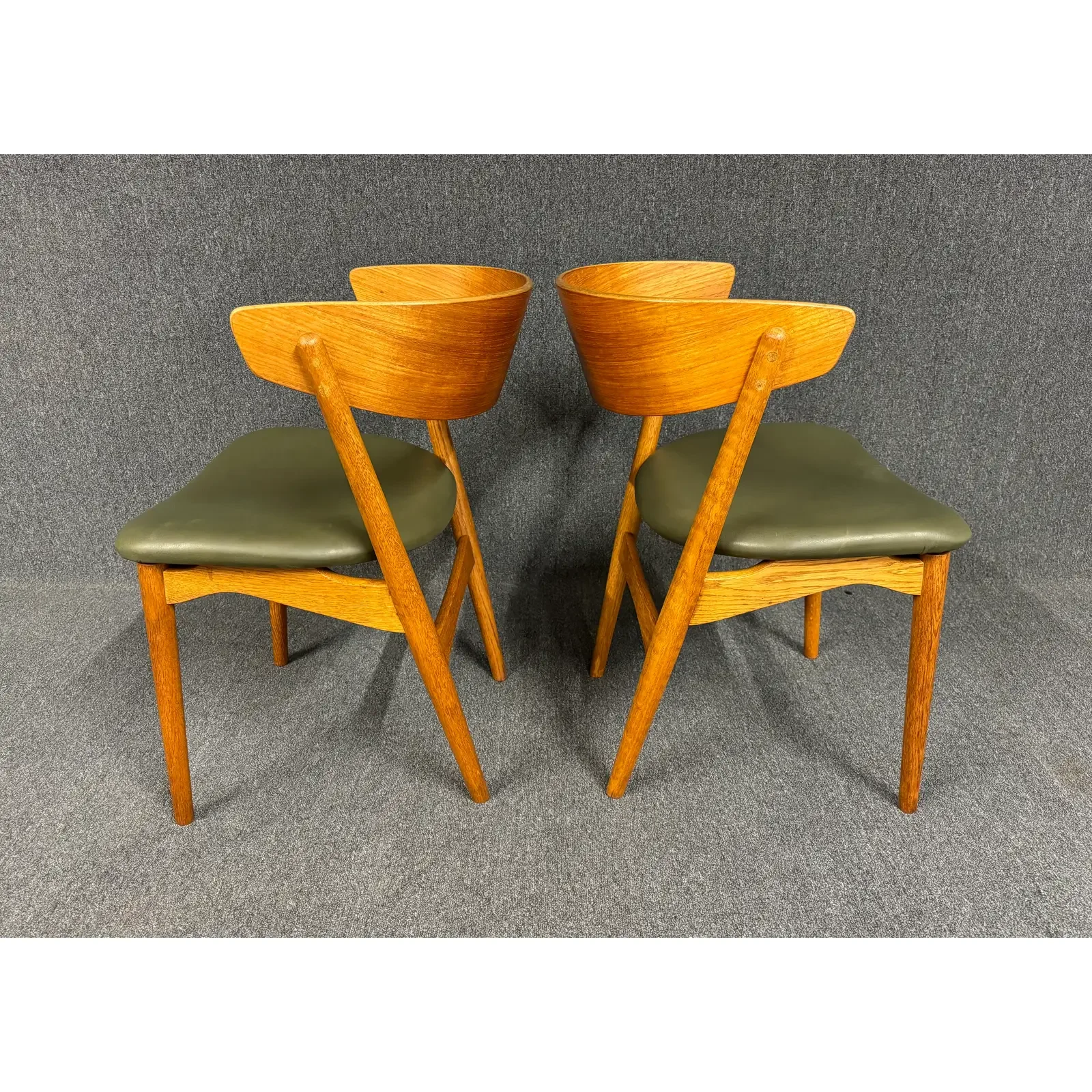 pair-of-vintage-danish-mid-century-modern-side-chairs-no7-by-helge-sibast-5696.webp