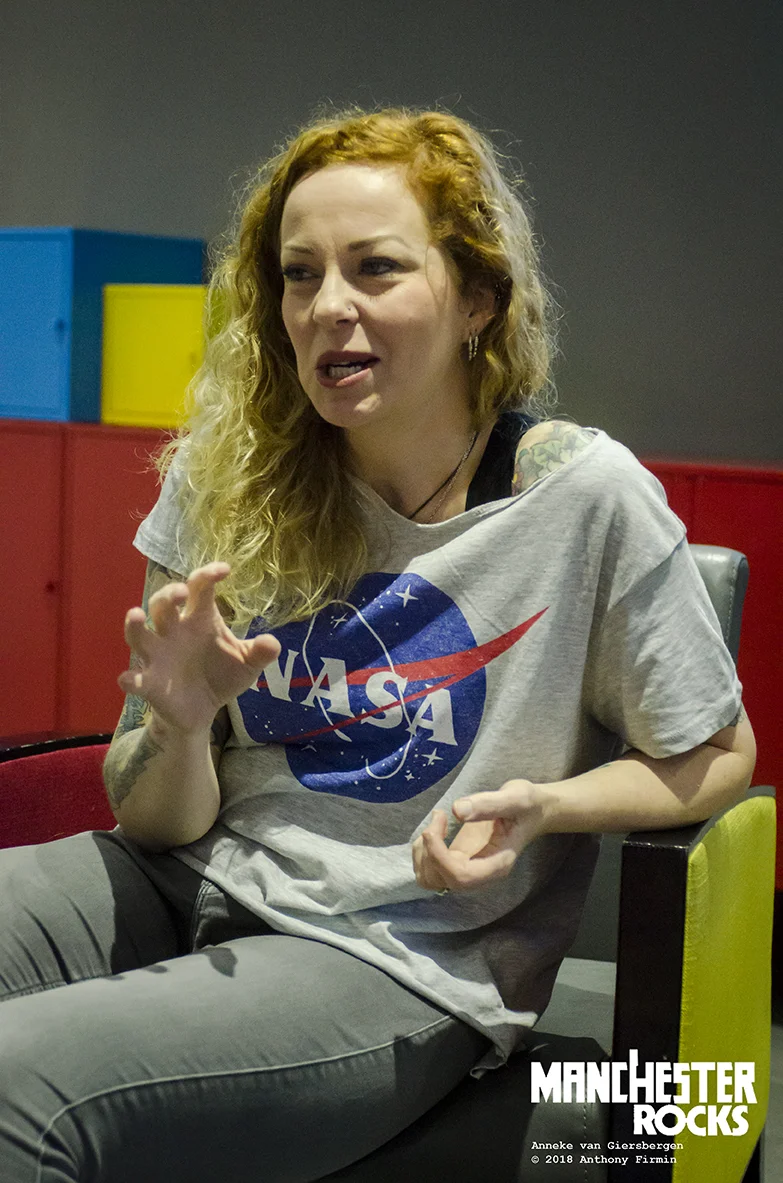 AnnekevanGiersbergen015-small.jpg