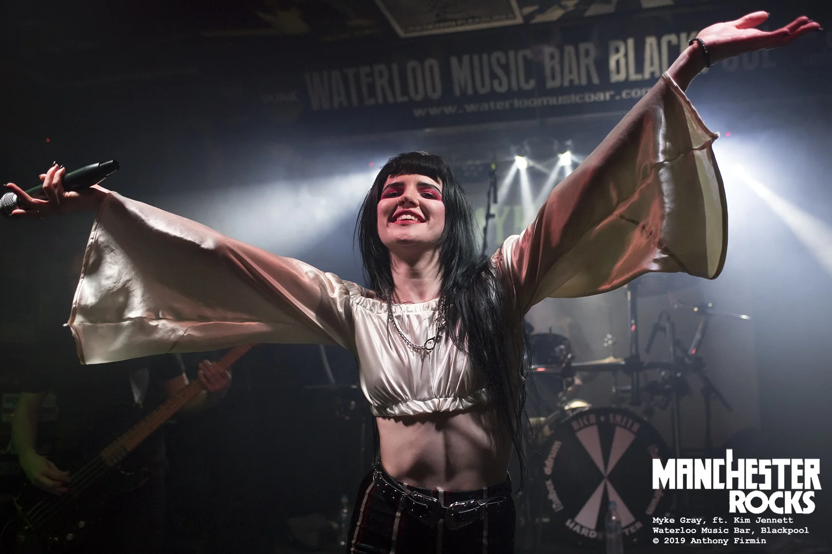 GrayJennett-WaterlooBar-1730-small.jpg
