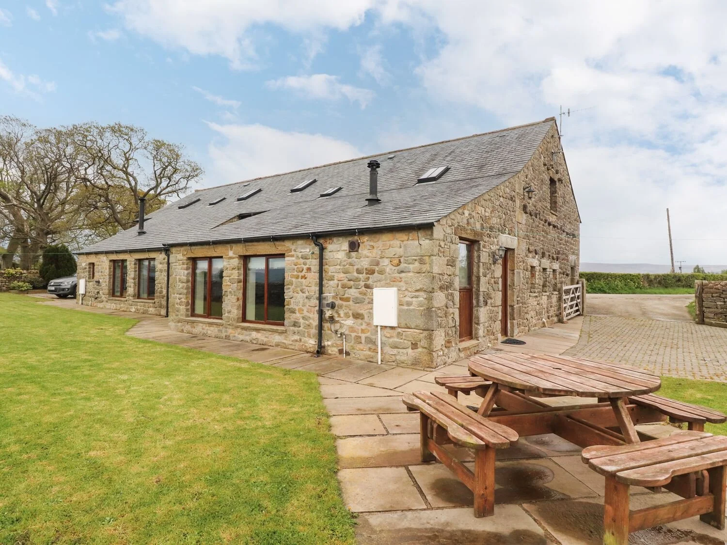 Ingleborough Farm - yorkshire dales group getaway.jpeg