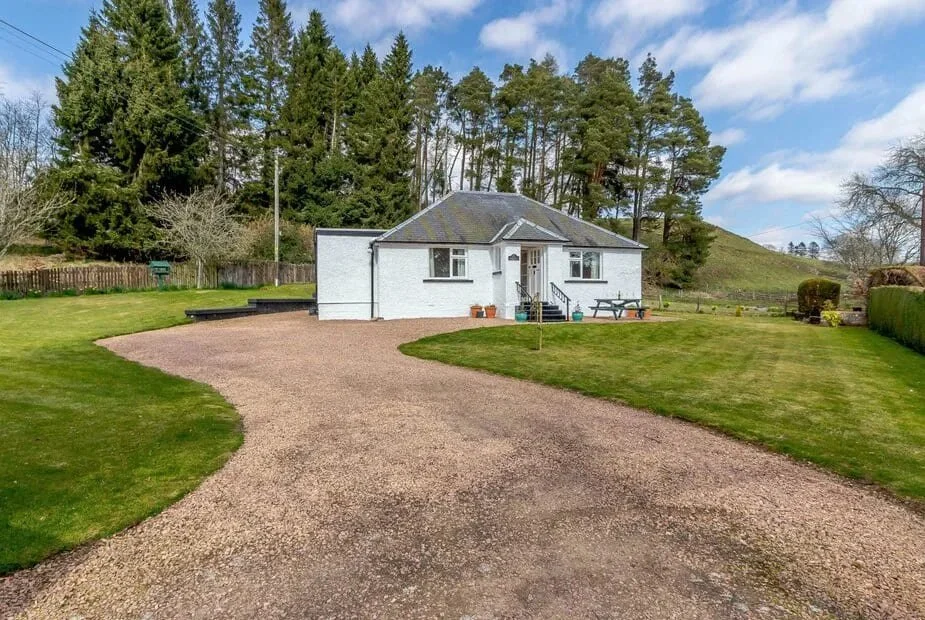cottage in kirriemuir angus scotland