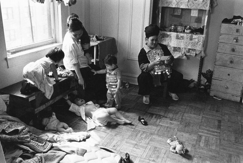 Dia Lee, Chia Her & children.  Chicago, IL  1983