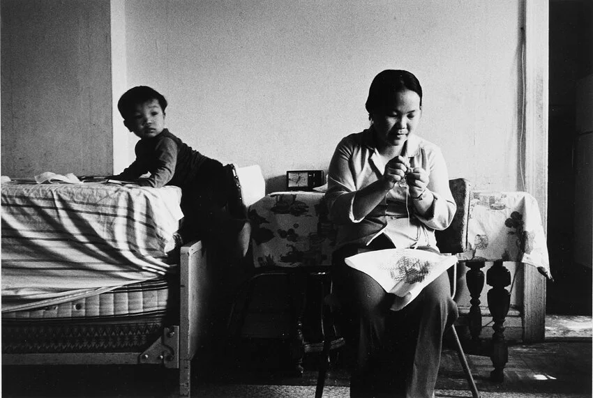 Lee Xiong making Pandau. Chicago, IL 1983