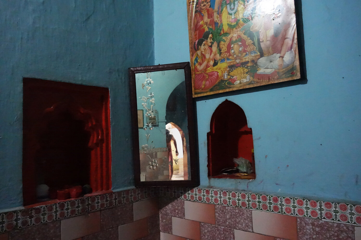 Inside the Nandeshwar Temple, Kharagpur. 2014