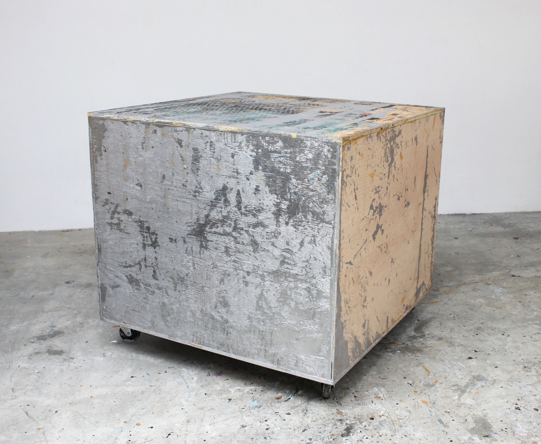  Rolling Platform (Silver) 2015 43.25 x 48 x 48 inches 