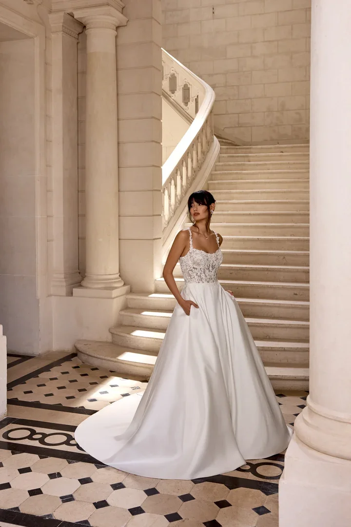 11442_Charline_FF_Adore-Justin-Alexander_2.webp