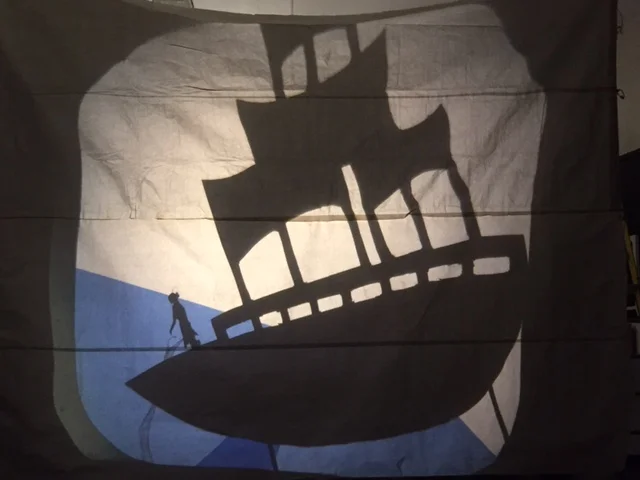 Oakland Tech student shadow play performance