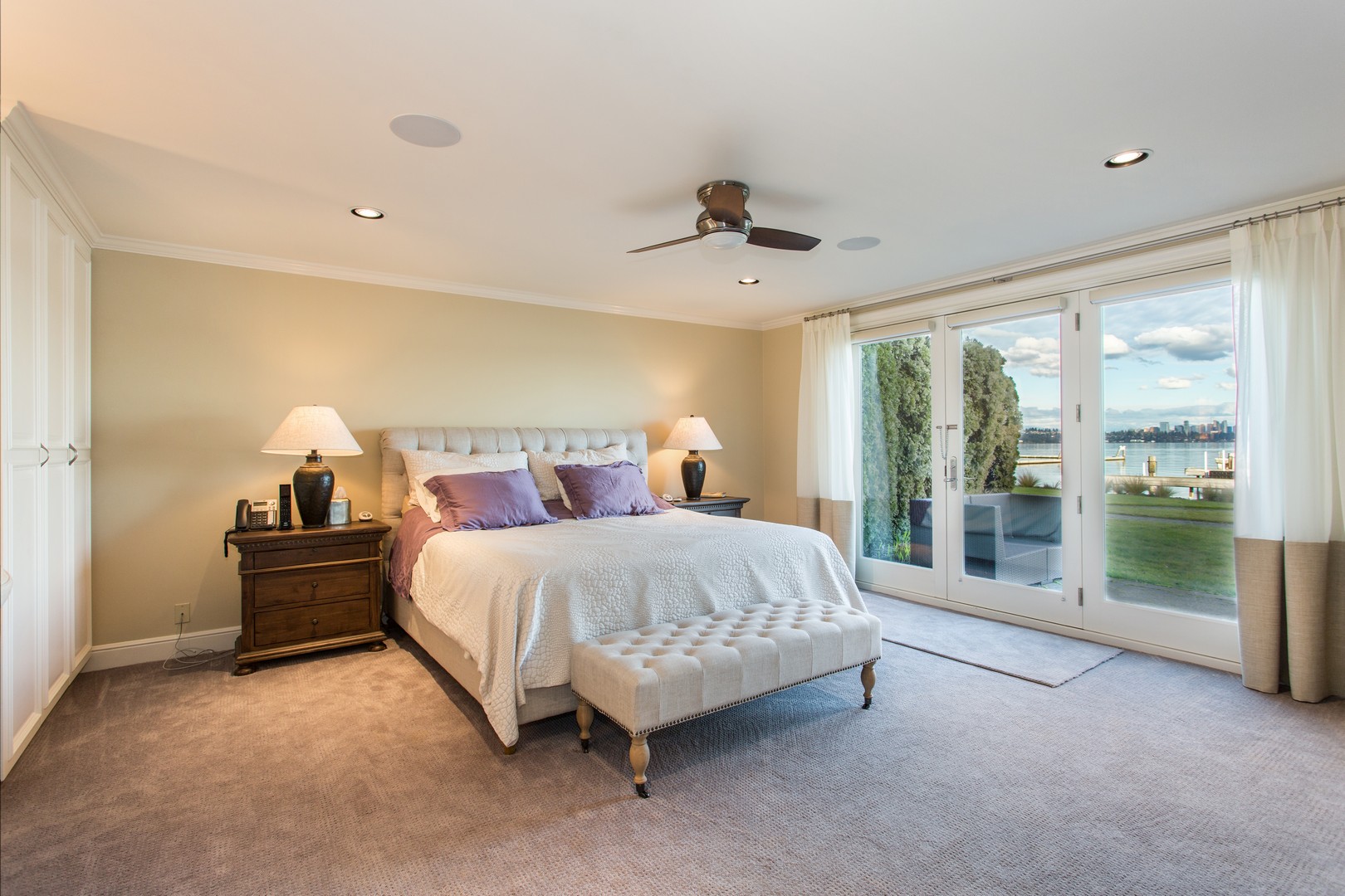 Master Bedroom 1_tn.jpg