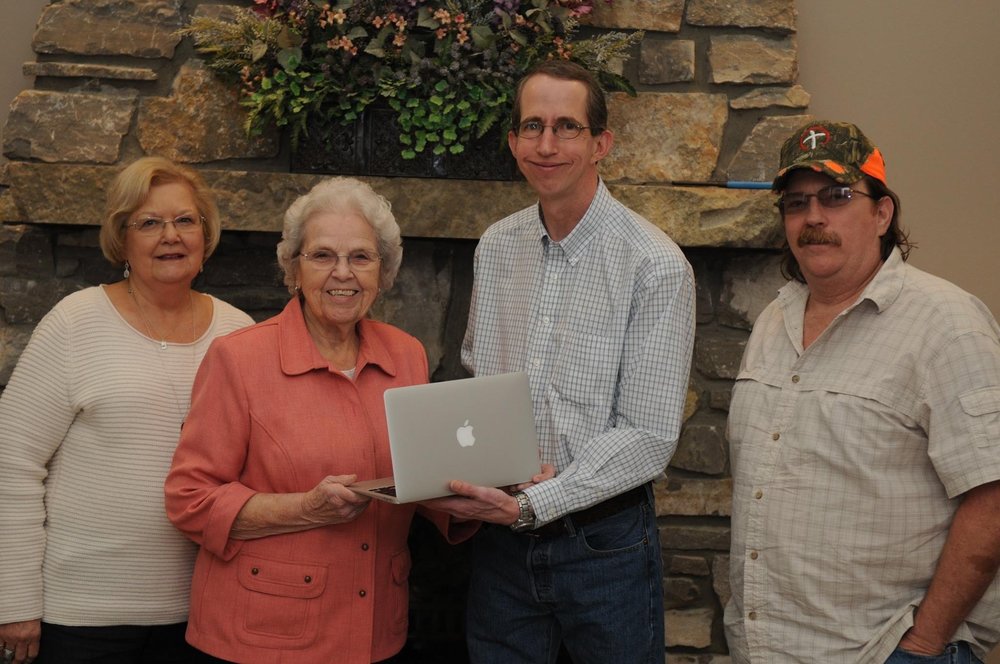 A+much+needed+computer+presented+to+a+Missionary+home+on+furlow.jpg