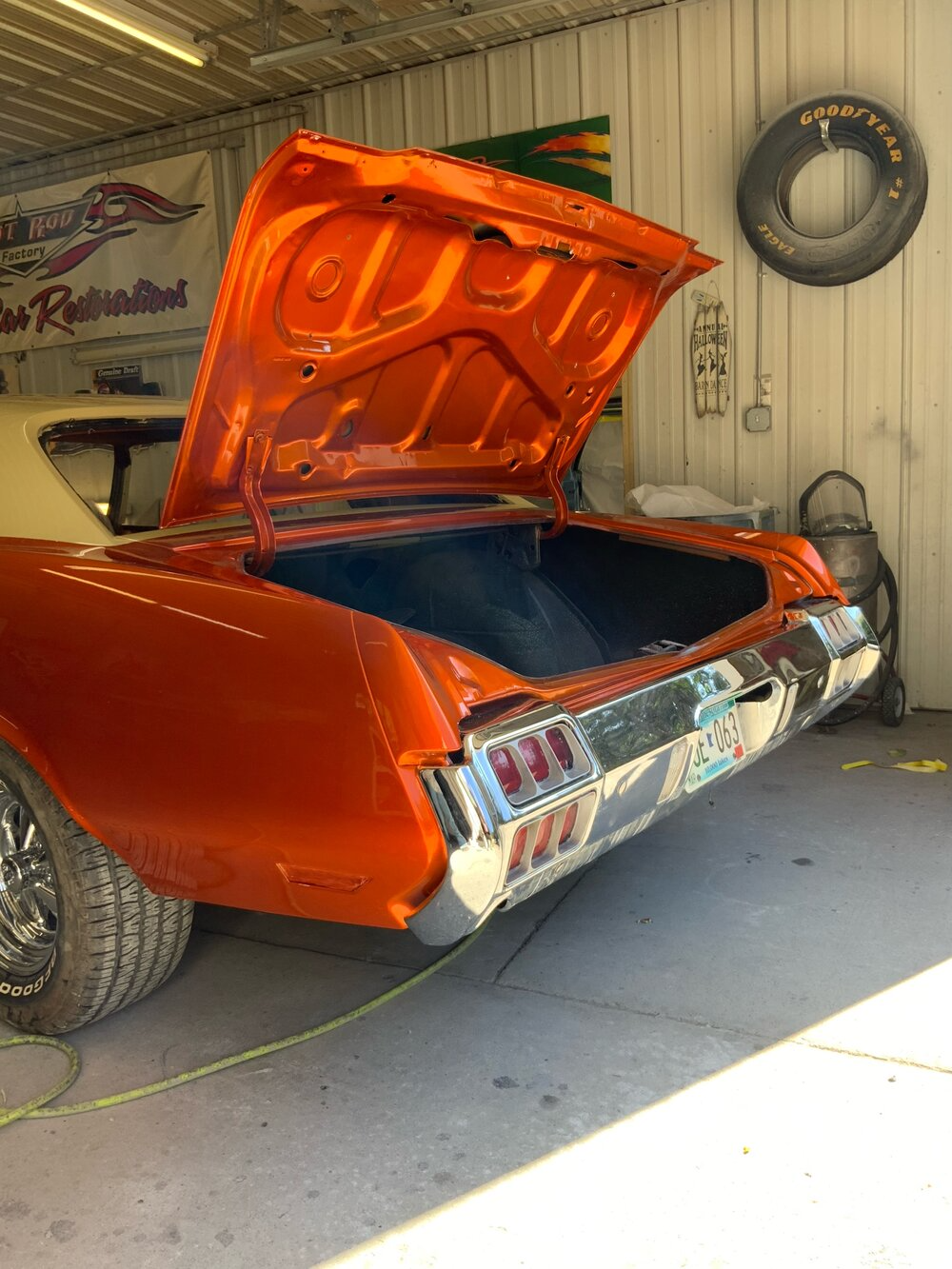 1972-Cutlass-old-car-restoration-hot-rod-factory-cars-bodywork-rebuild(62).png