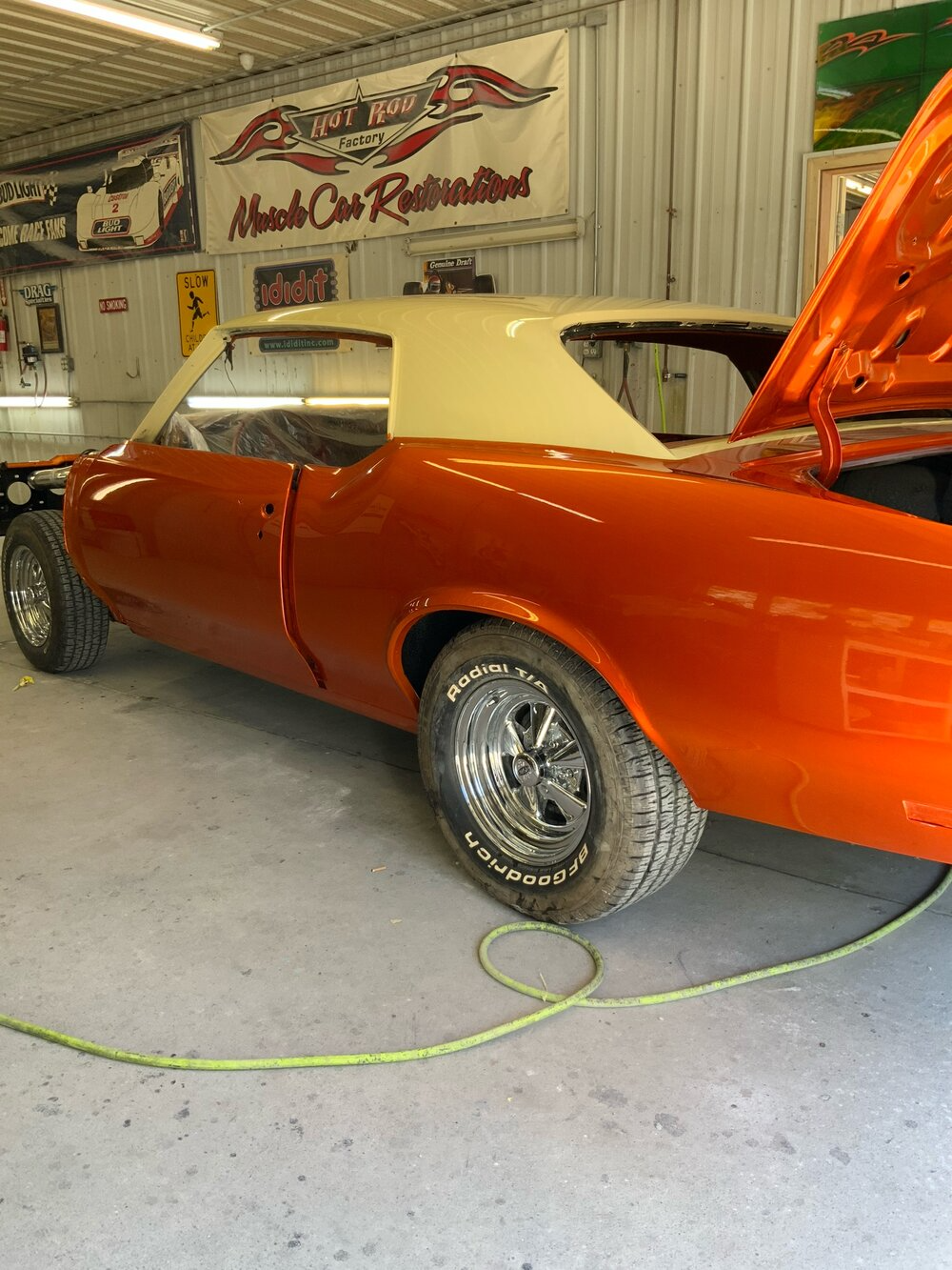 1972-Cutlass-old-car-restoration-hot-rod-factory-cars-bodywork-rebuild(63).png