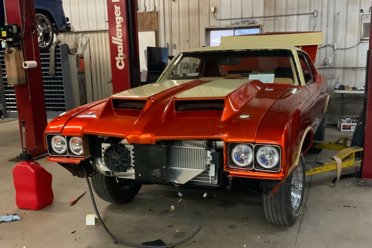 1972-Cutlass-old-car-restoration-hot-rod-factory-cars-bodywork-rebuild(74).png