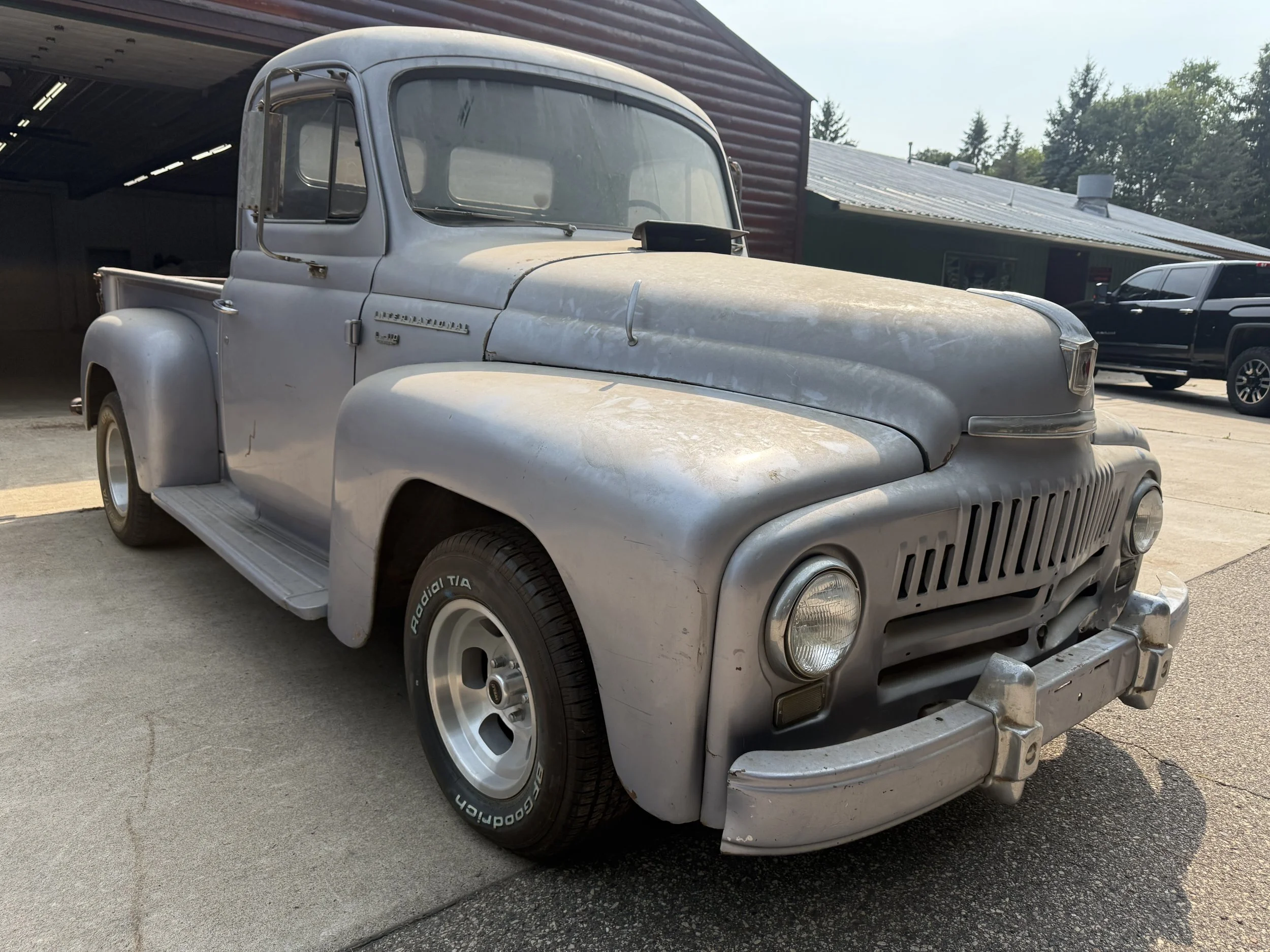 898 52 International Gray - Steve and Linda Kruger