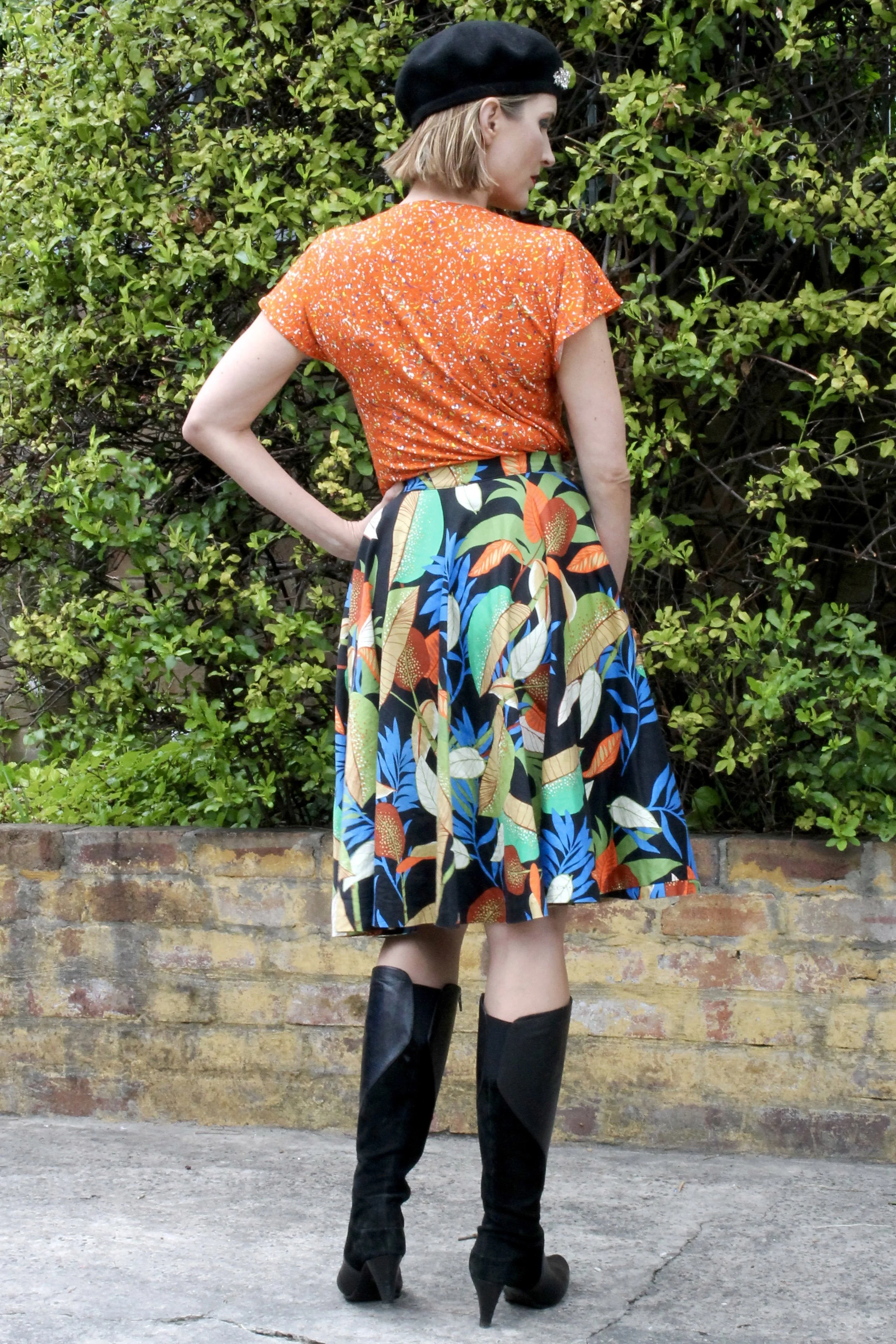 This orange v-neck tee is such a versatile style!