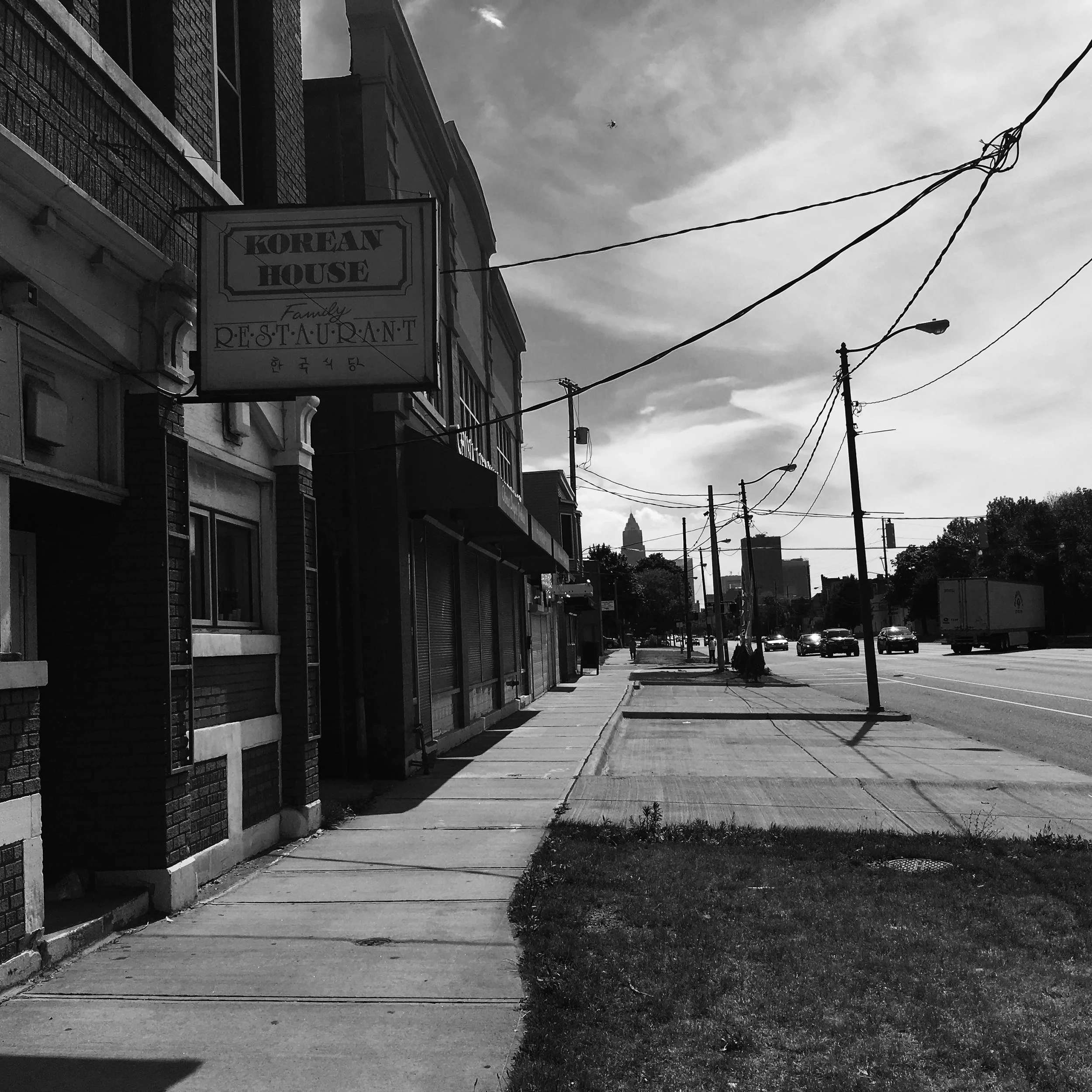 Superior Avenue, Chinatown, Dead empty at 3PM, still waiting for the recovery.