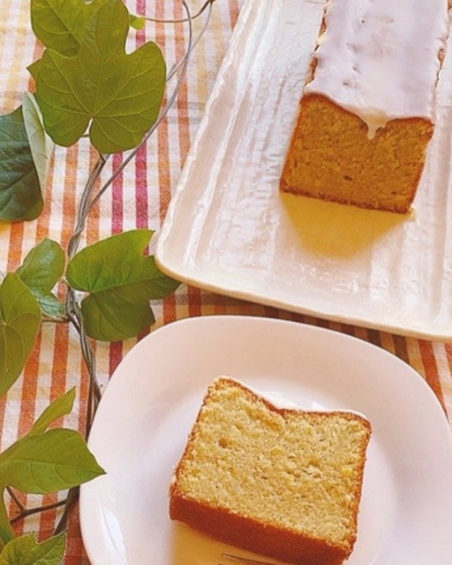 Mother&rsquo;s Day preorders are now open! Reserve one of these lovely lemon loaf cakes, flavored with Meyer lemon, topped with lemon icing, and finished with chopped pistachio! Preorder by May 10th for pickup Sat May 11th or Sunday May 12th &mdash; 