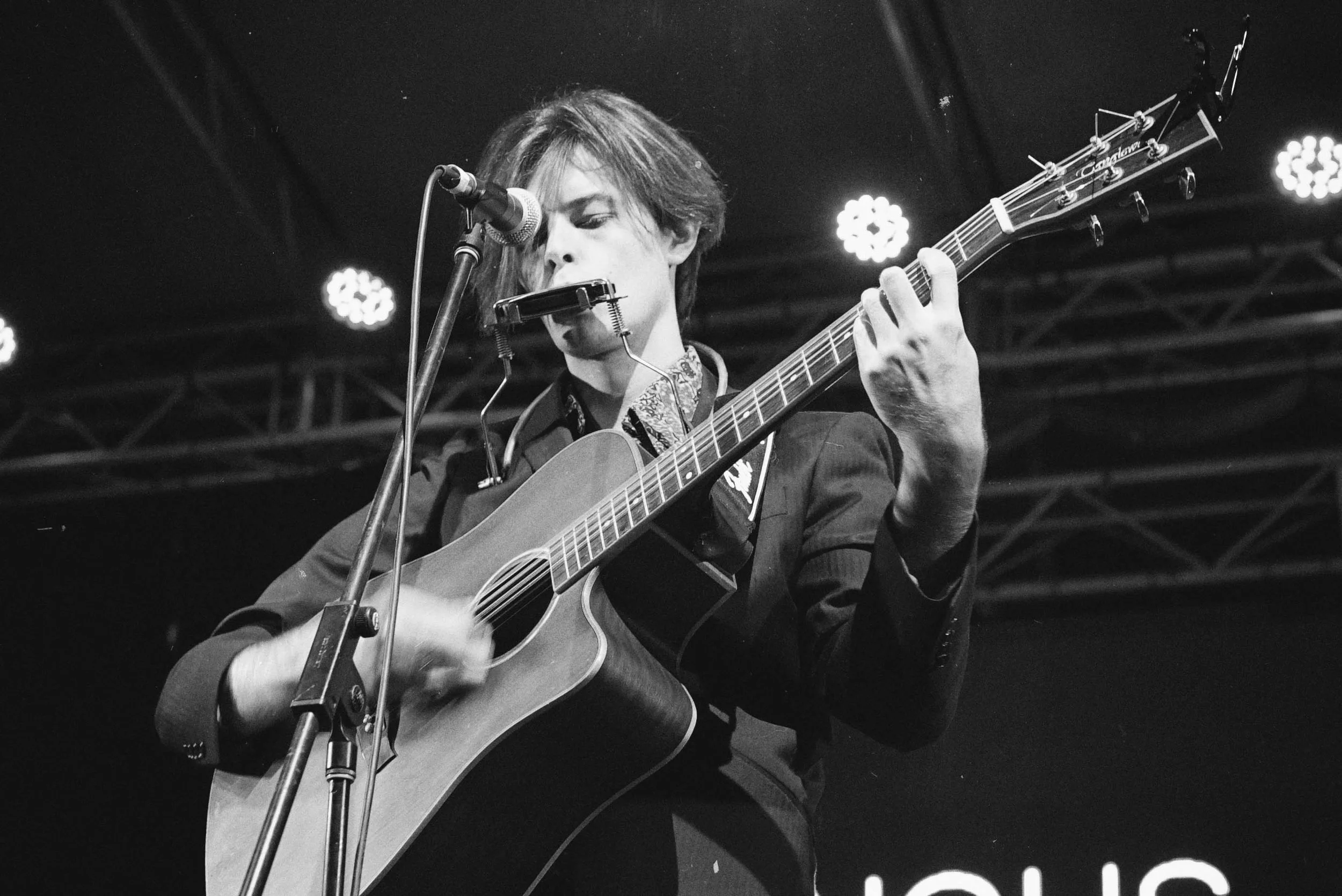 Angus Oastler - Live Photo1