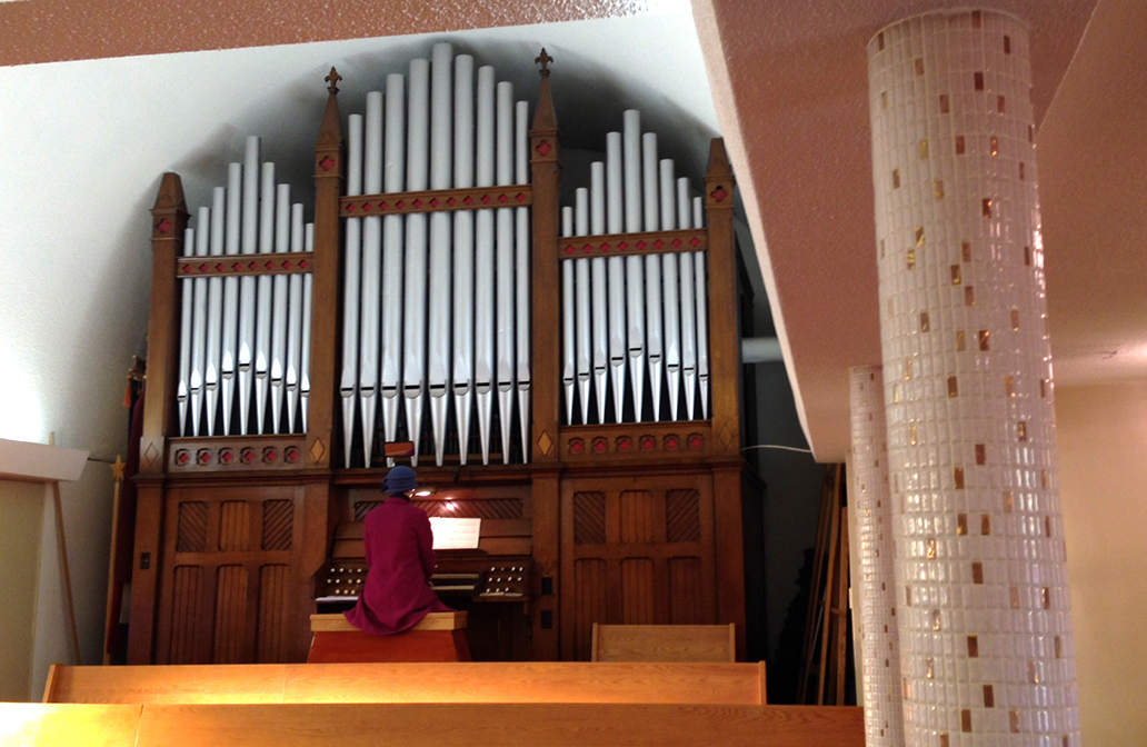 St.Boniface pipe organ played by Lisa Scholtz