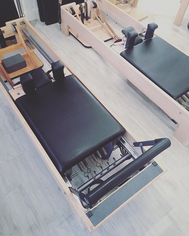 3 spots left tomorrow at 11am!! 📞to sign up! (508)228-1699 💪🏻⚡️#nantucket #pilates #core #nantucketpilates #corenantucket #reformer #thesweatlife #pilateslovers #ackfitfam #ack