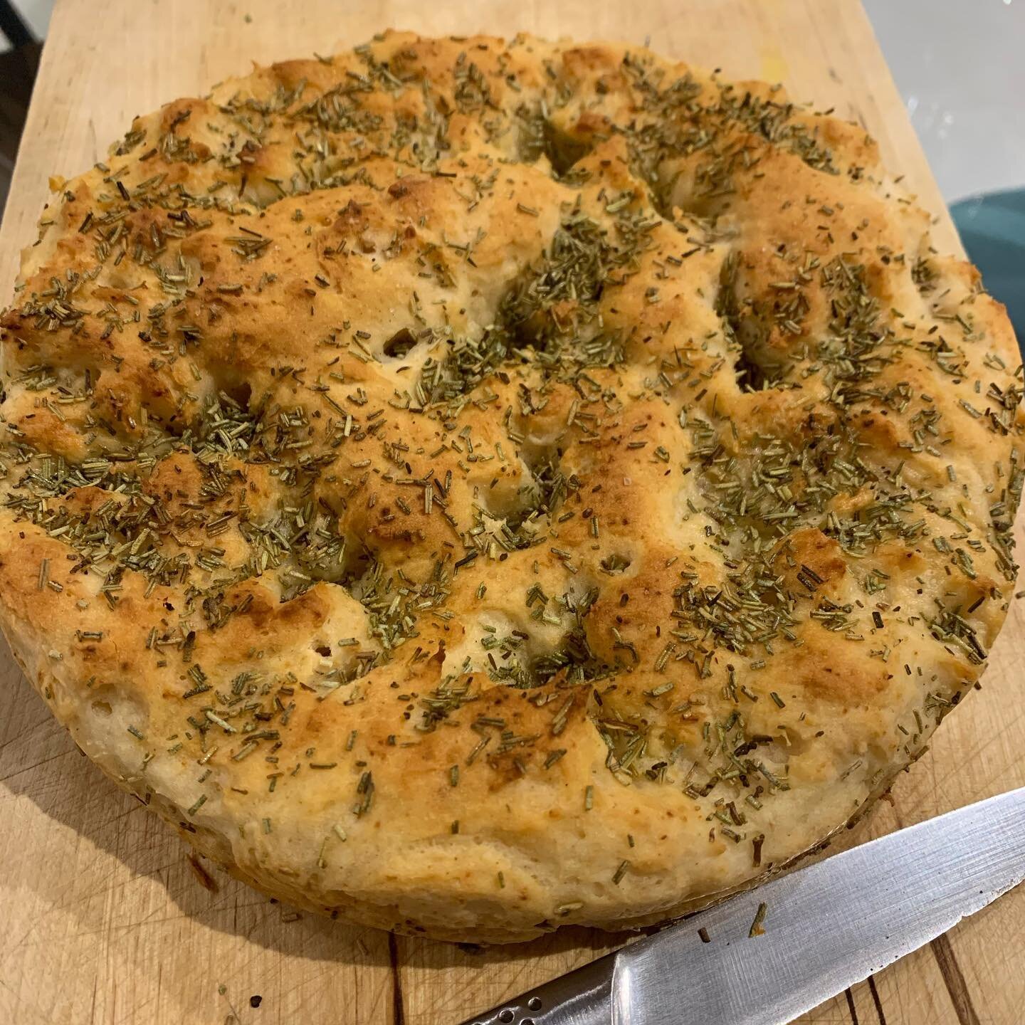 Super simple is just what we need and this focaccia was just that! @davinasteelglutenfree kit made my little ones very happy indeed!! 
On sale @sainsburys.
#glutenfree #glutenfreekids #gf #coeliacdiet #coeliac #coeliackids #coeliacfood #coeliacfamily