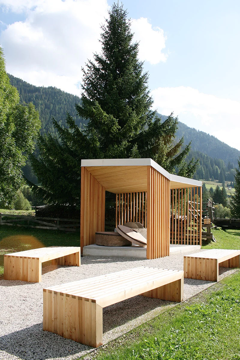 Strutture espositive Pozza di Fassa, Trento
