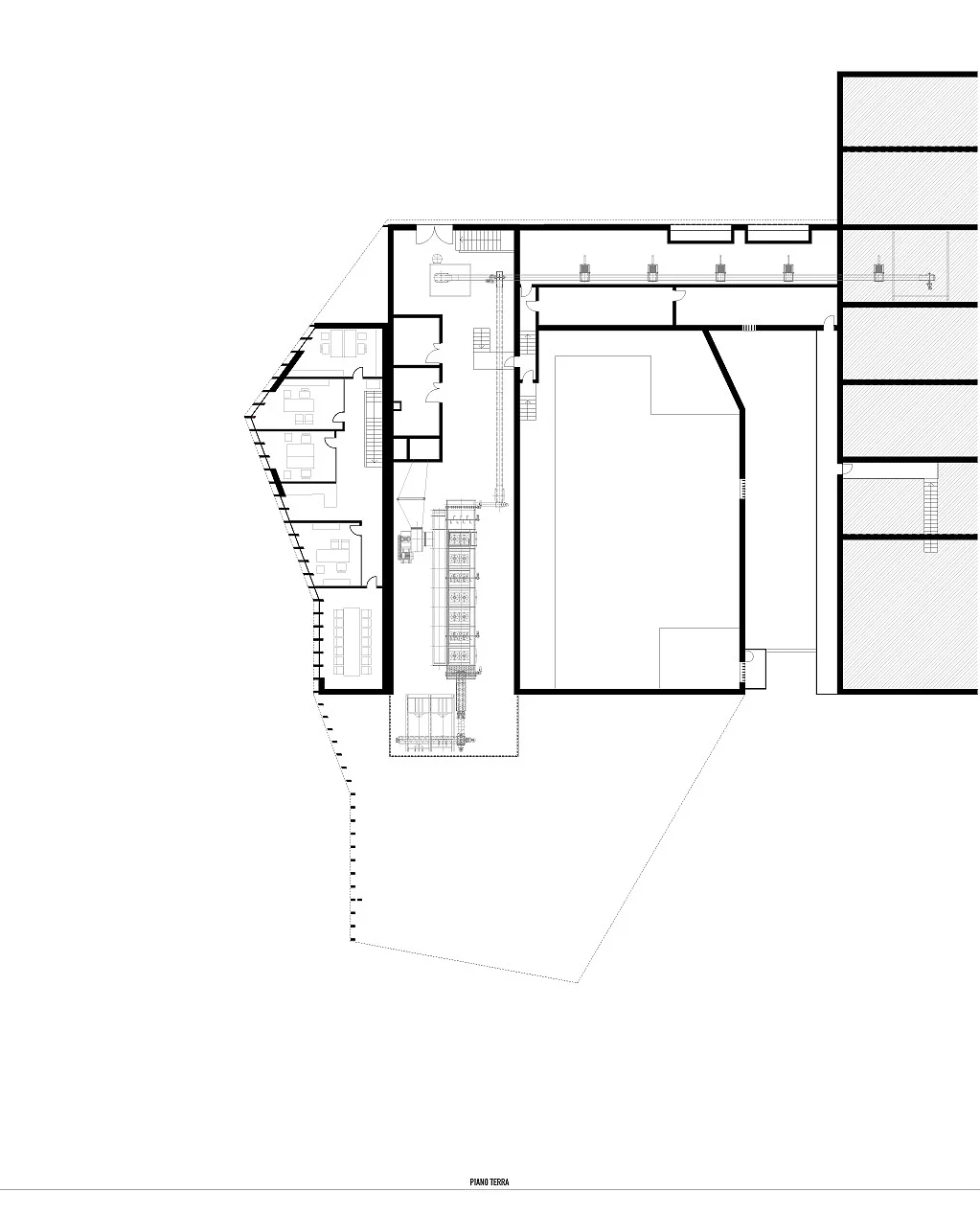Una parte del calore prodotto, viene trasformato in energia elettrica. L'impianto sfrutta inoltre l'energia del sole con pannelli fotovoltaici presenti sulle coperture dell'edificio. Nel 2014 l’azienda inserisce la produzione di pellet recuperando così anche un ulteriore scarto, segatura, proveniente dalle falegnamerie della comunità.