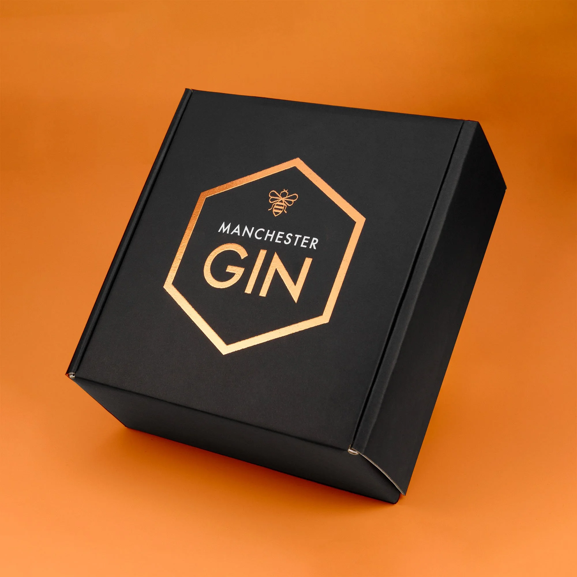 Manchester-Gin-Wow-Box-Outer-Angled-Postal-Packaging-Design-BG.jpg