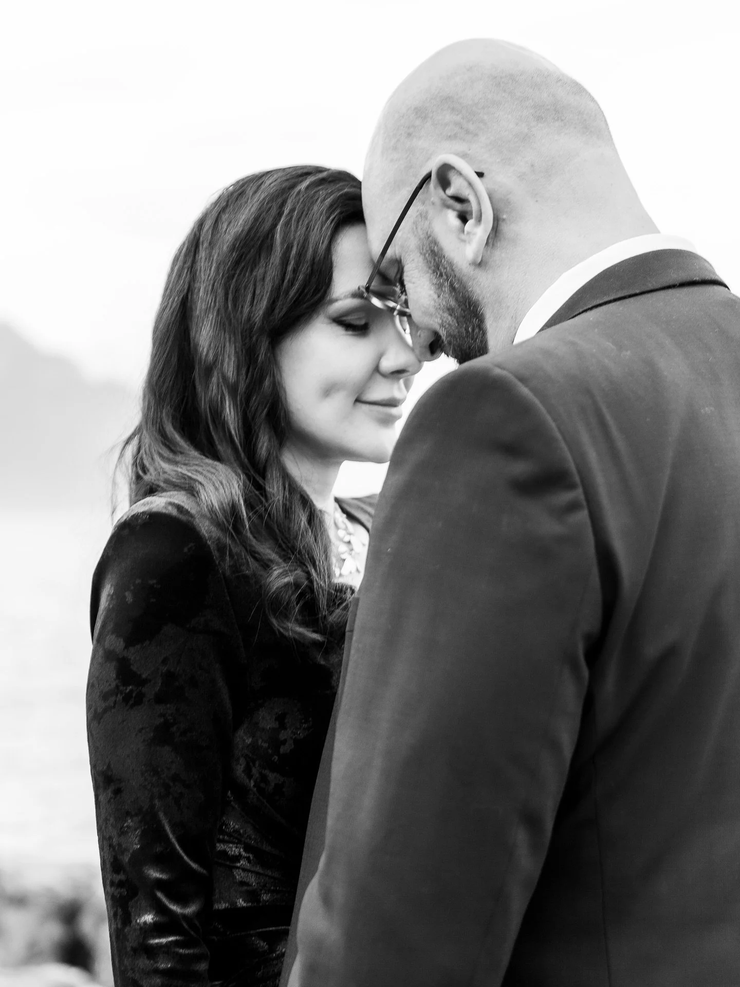 Le traitement VIP de mes mari&eacute;s 

D&egrave;s que je rentre de mariage, qu&rsquo;il s&rsquo;agisse d&rsquo;un reportage de 3 heures ou de 12 heures, je s&eacute;lectionne 5 photos que je pr&eacute; retouche afin de permettre &agrave; mes mari&e