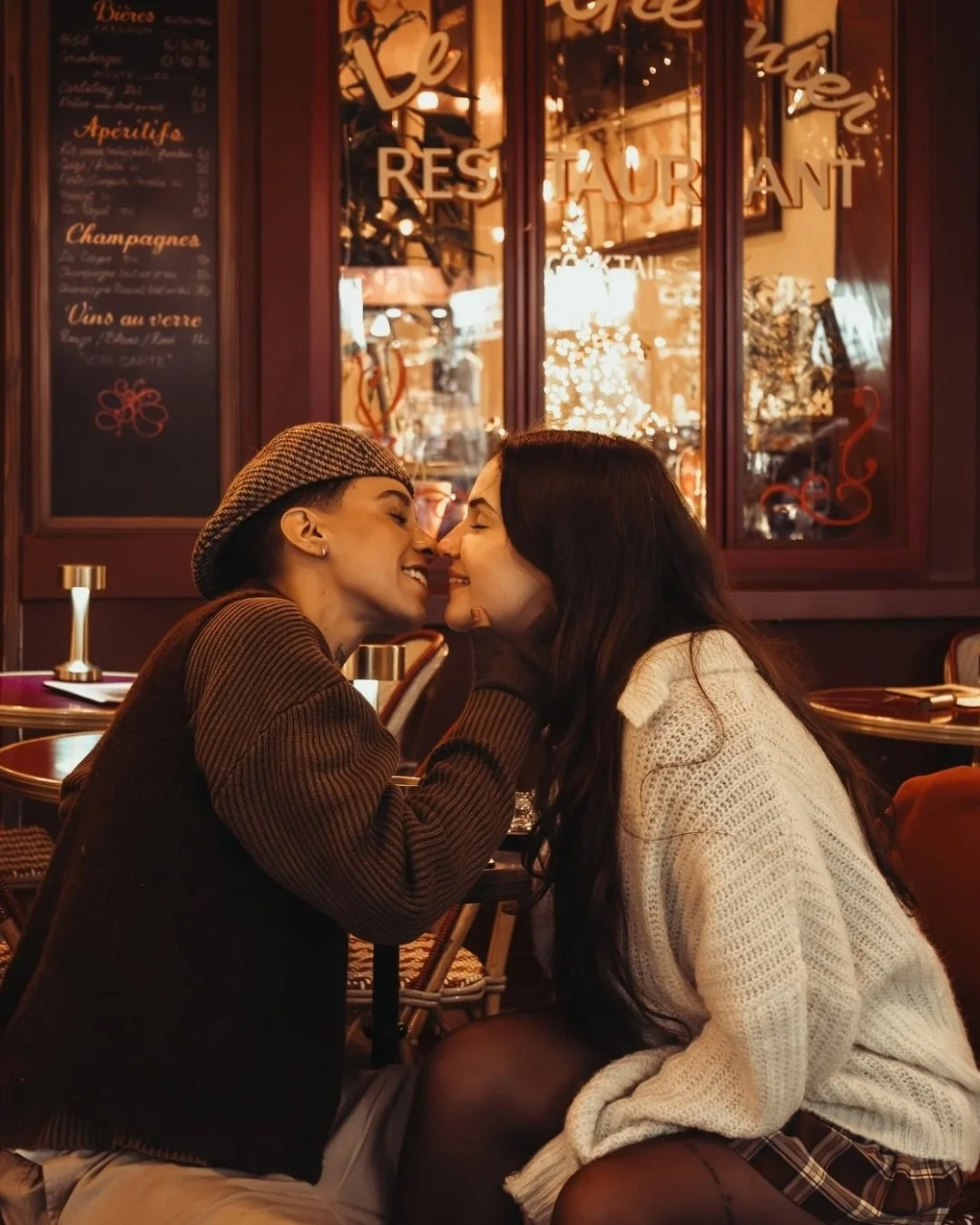 Je vais vous bombarder avec cette s&eacute;ance (en m&ecirc;me temps en 10 heures, y en a beaucoup) mais en vrai, j&rsquo;ai 0 culpabilit&eacute;.

Je suis fi&egrave;re de ce projet, je suis fi&egrave;re de vous bombarder d&rsquo;amour lesbien, je su