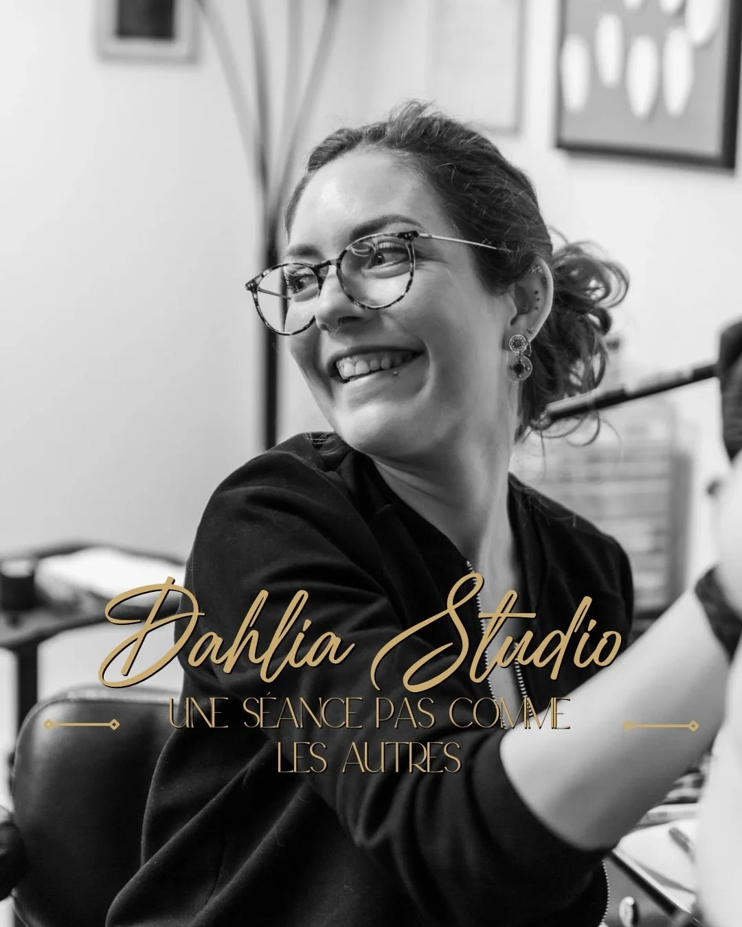 Ce jour-l&agrave;, on savait dans quoi on s&rsquo;embarquait.

On allait photographier une tatoueuse. Mais pas n&rsquo;importe laquelle.

Elle tatoue sur des cicatrices. Elle recr&eacute;e des aur&eacute;oles mamaires pour des femmes qui ont travers&