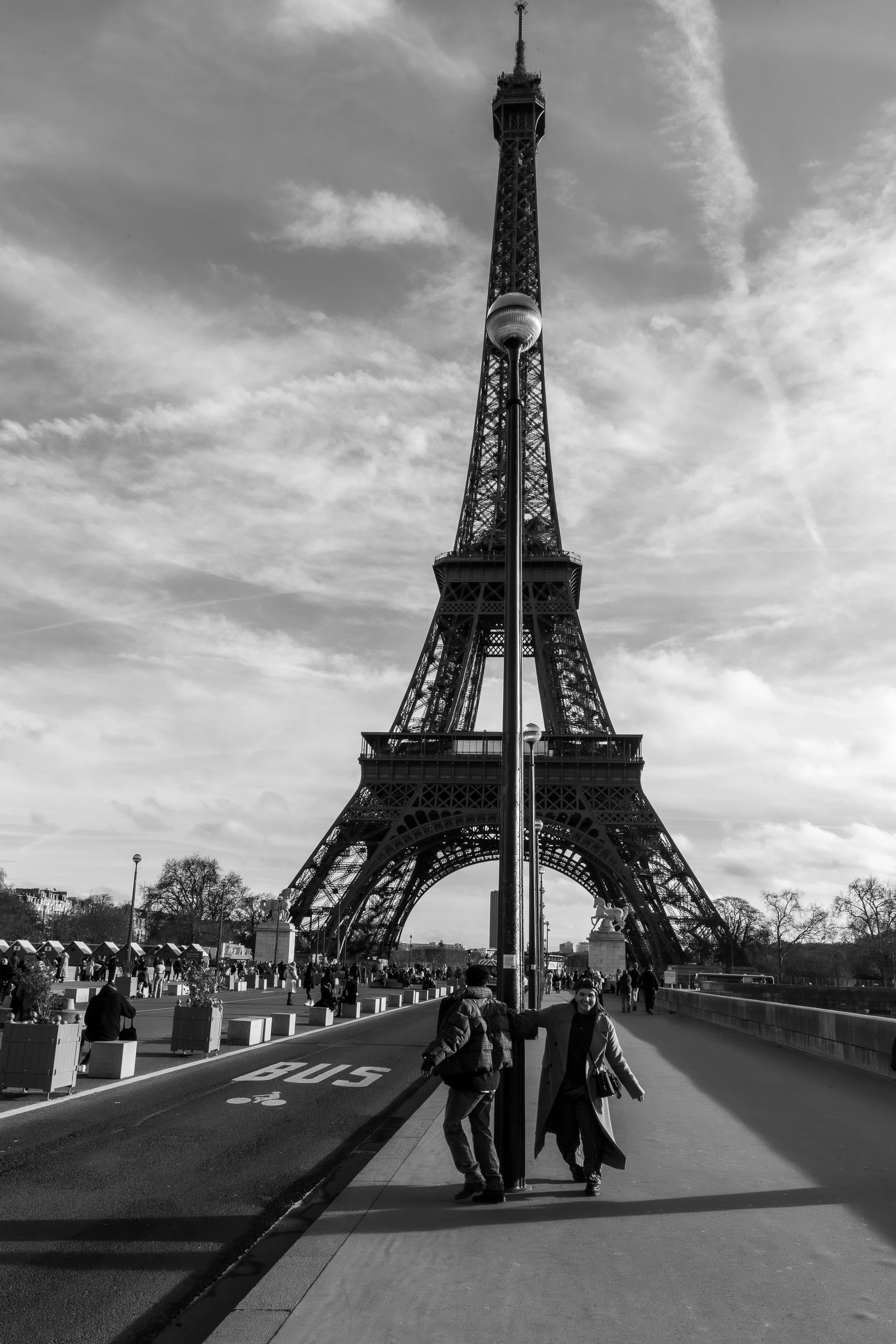 DalilaEtChelcie_TourEiffel_Quai-57.jpg