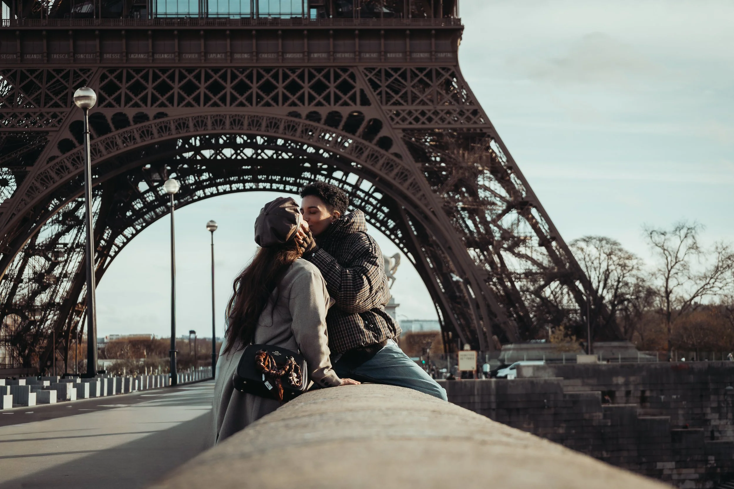 DalilaEtChelcie_TourEiffel_Quai-17.jpg