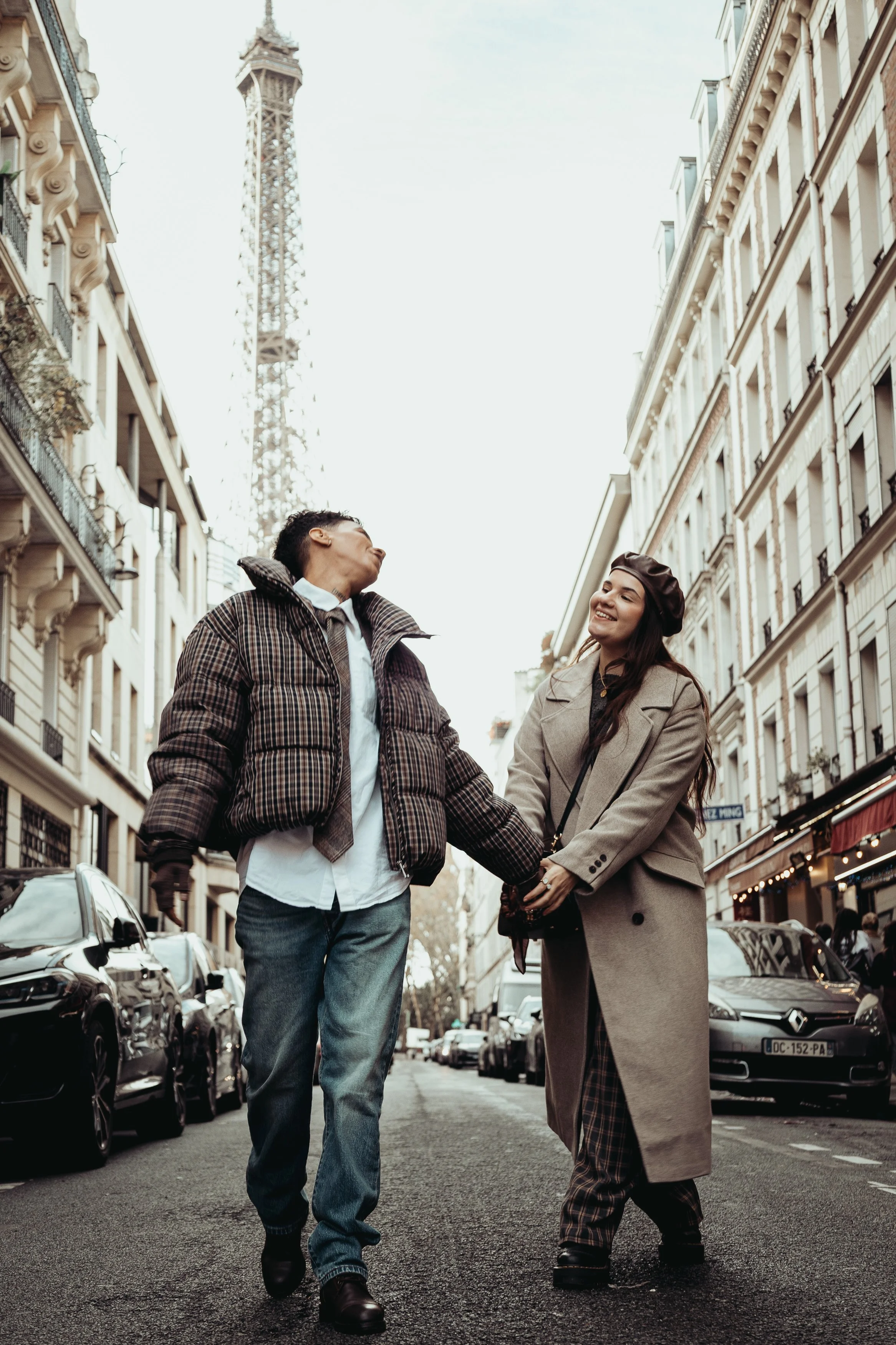 DalilaEtChelcie_TourEiffel_Rue-21.jpg
