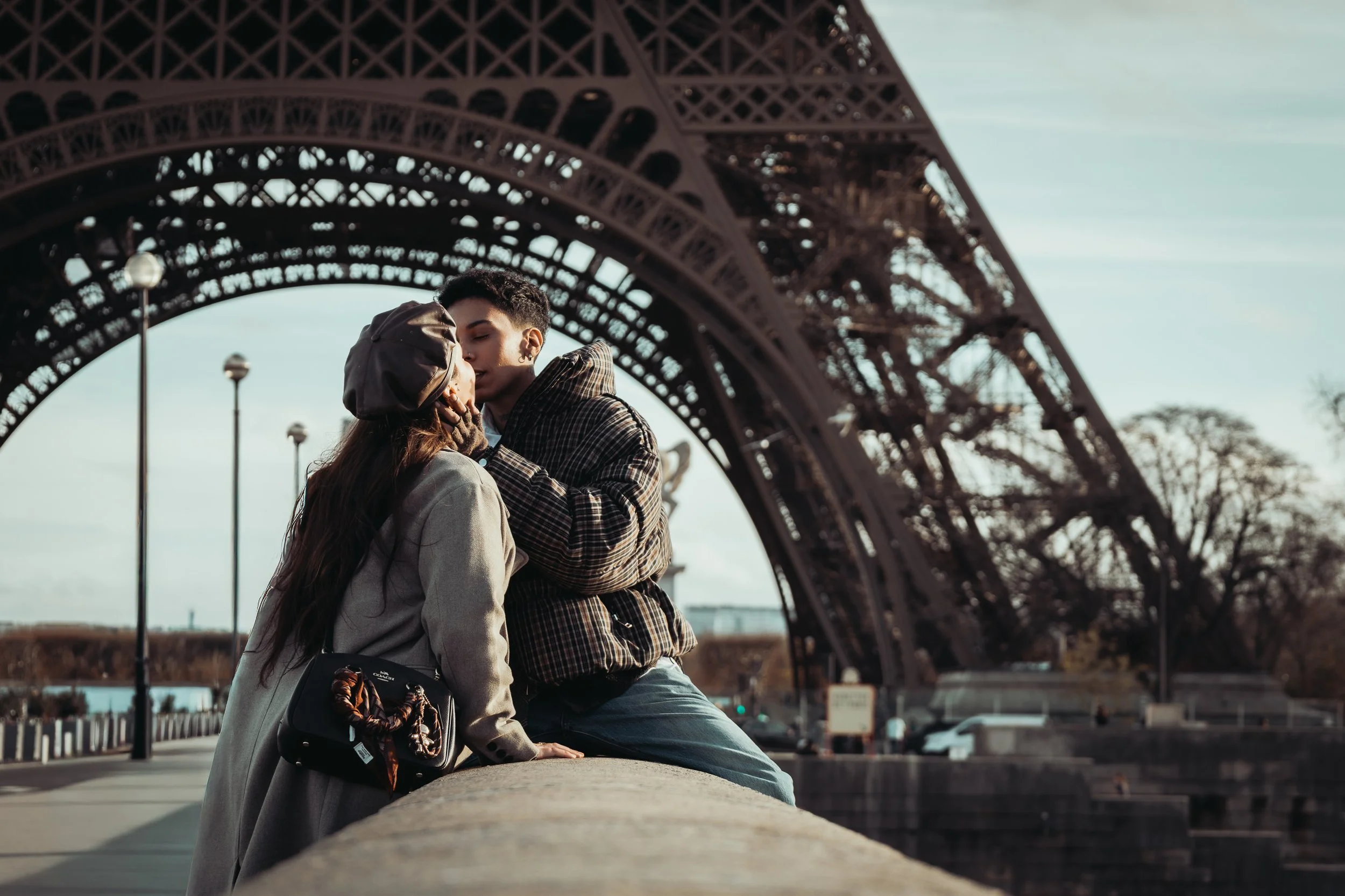 DalilaEtChelcie_TourEiffel_Quai-19.jpg
