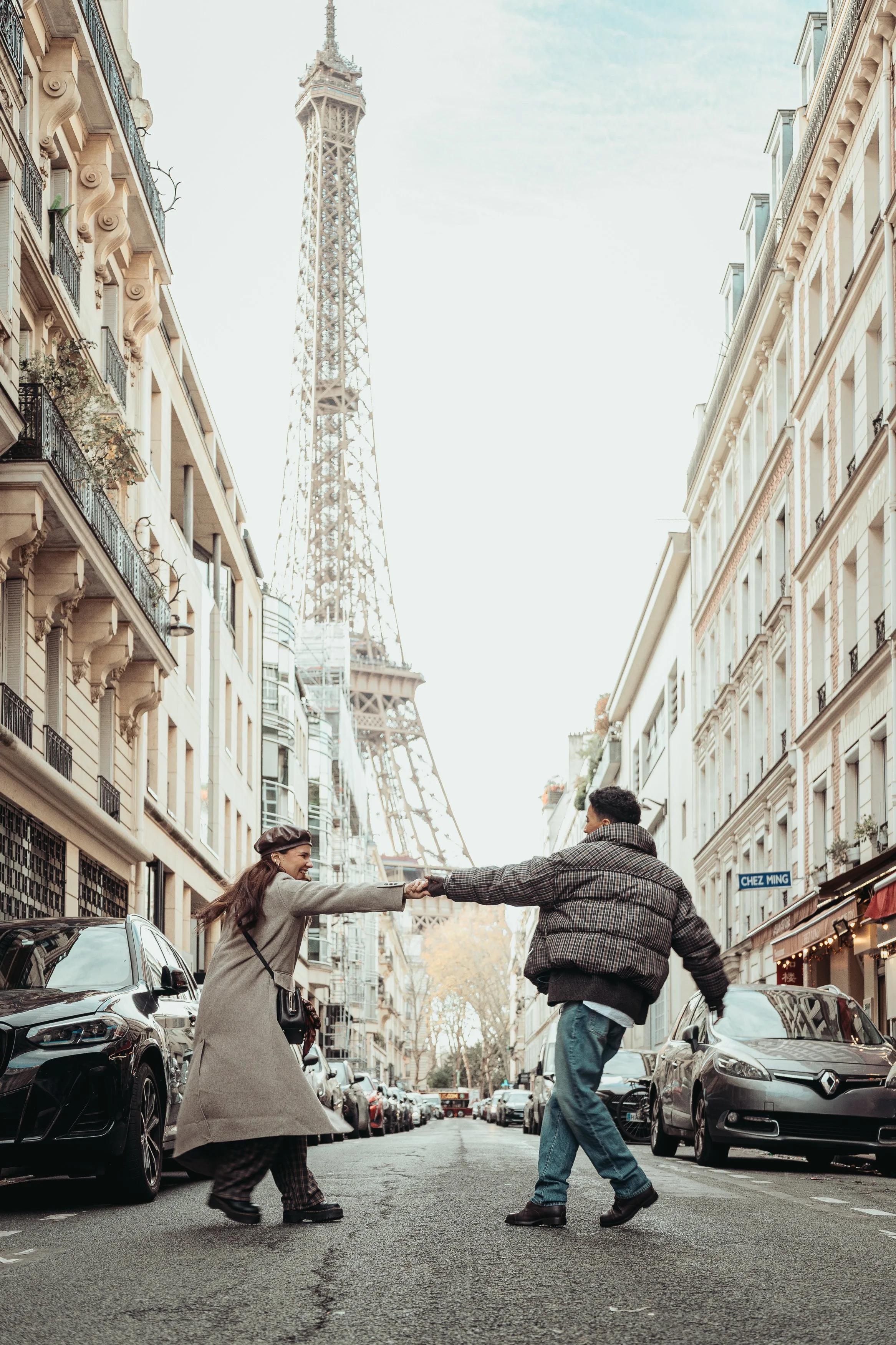 DalilaEtChelcie_TourEiffel_Rue-30.jpg